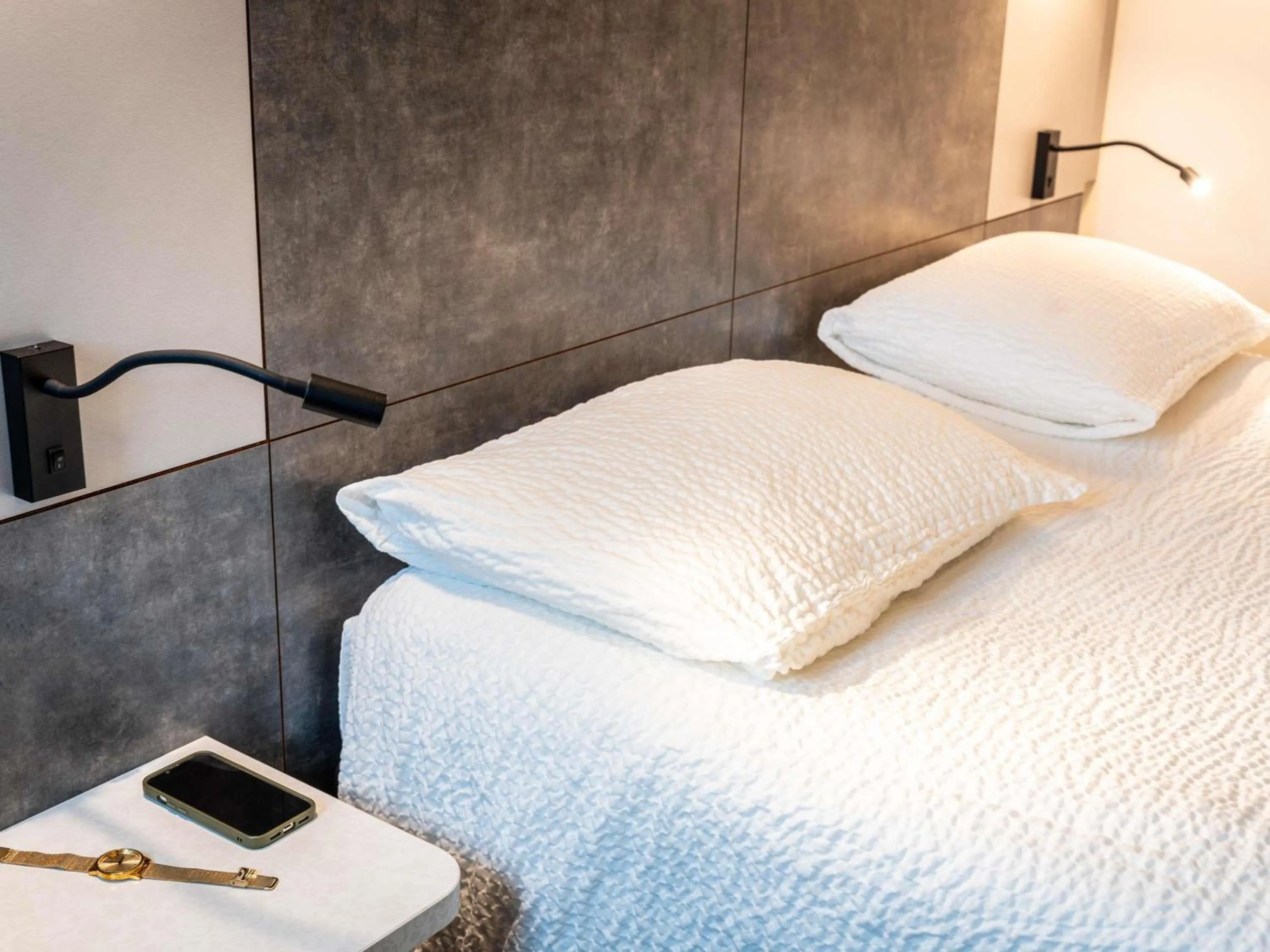 Bedroom, Bed in ibis Styles Brive Ouest