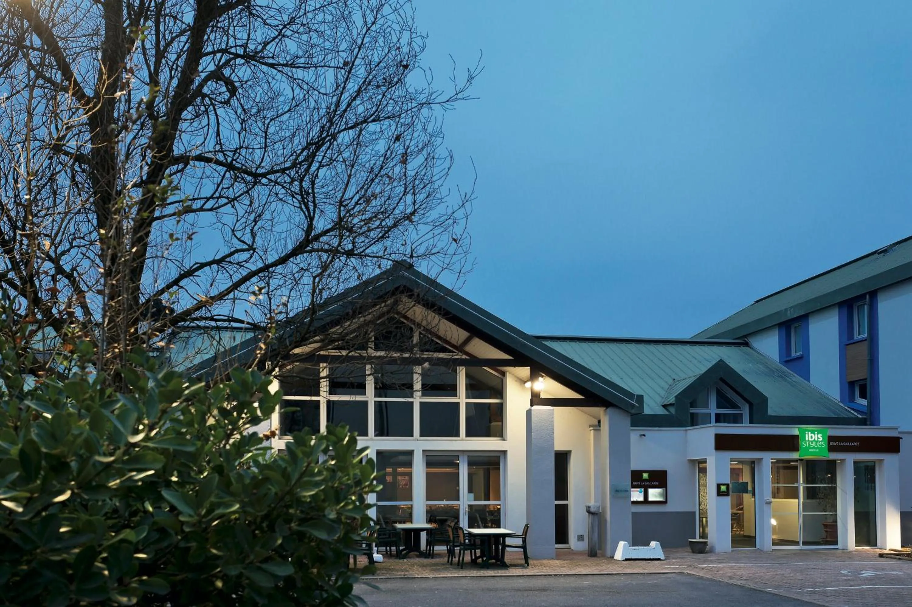 Facade/entrance in ibis Styles Brive Ouest