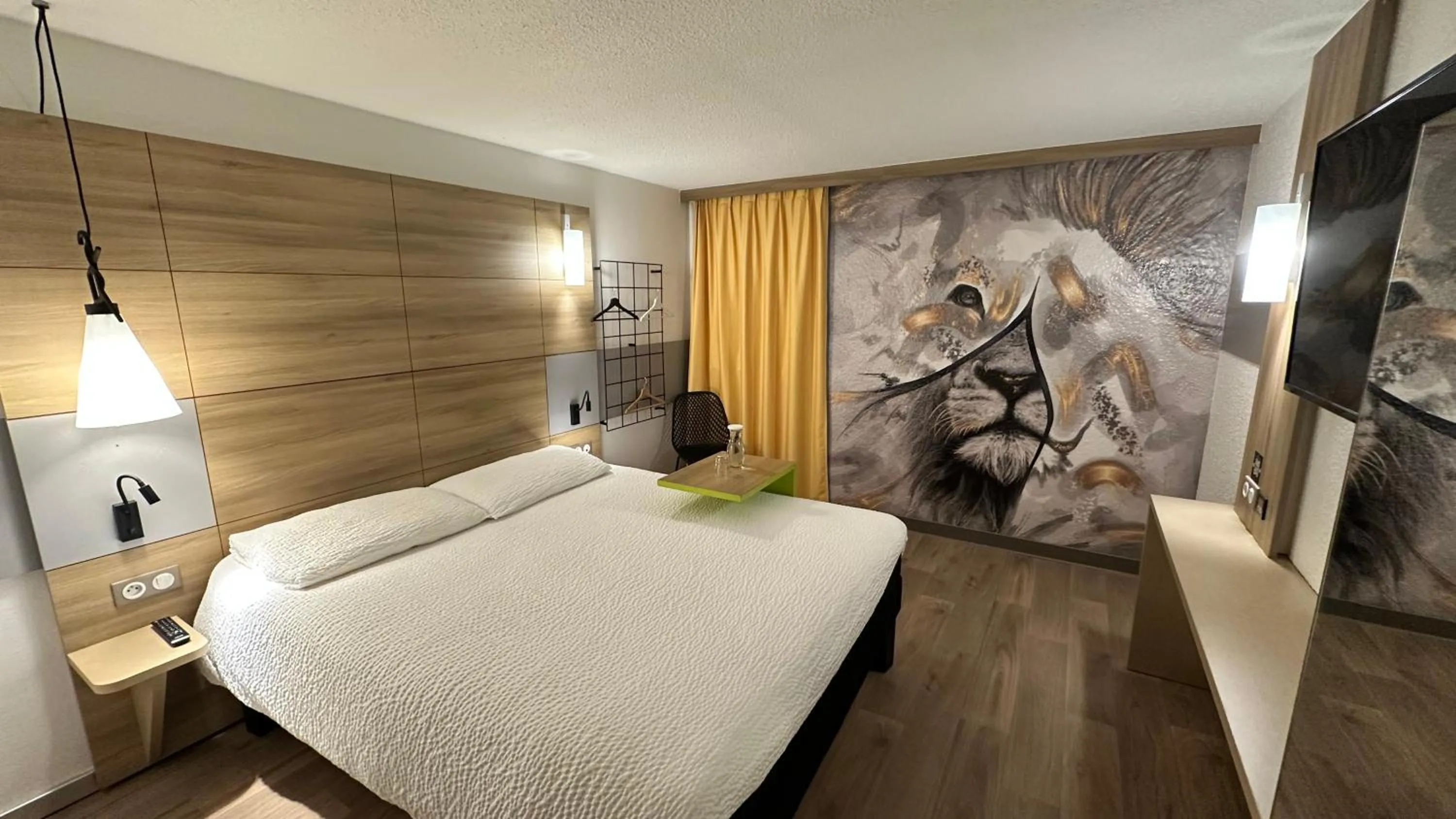 Bed in ibis Styles Brive Ouest
