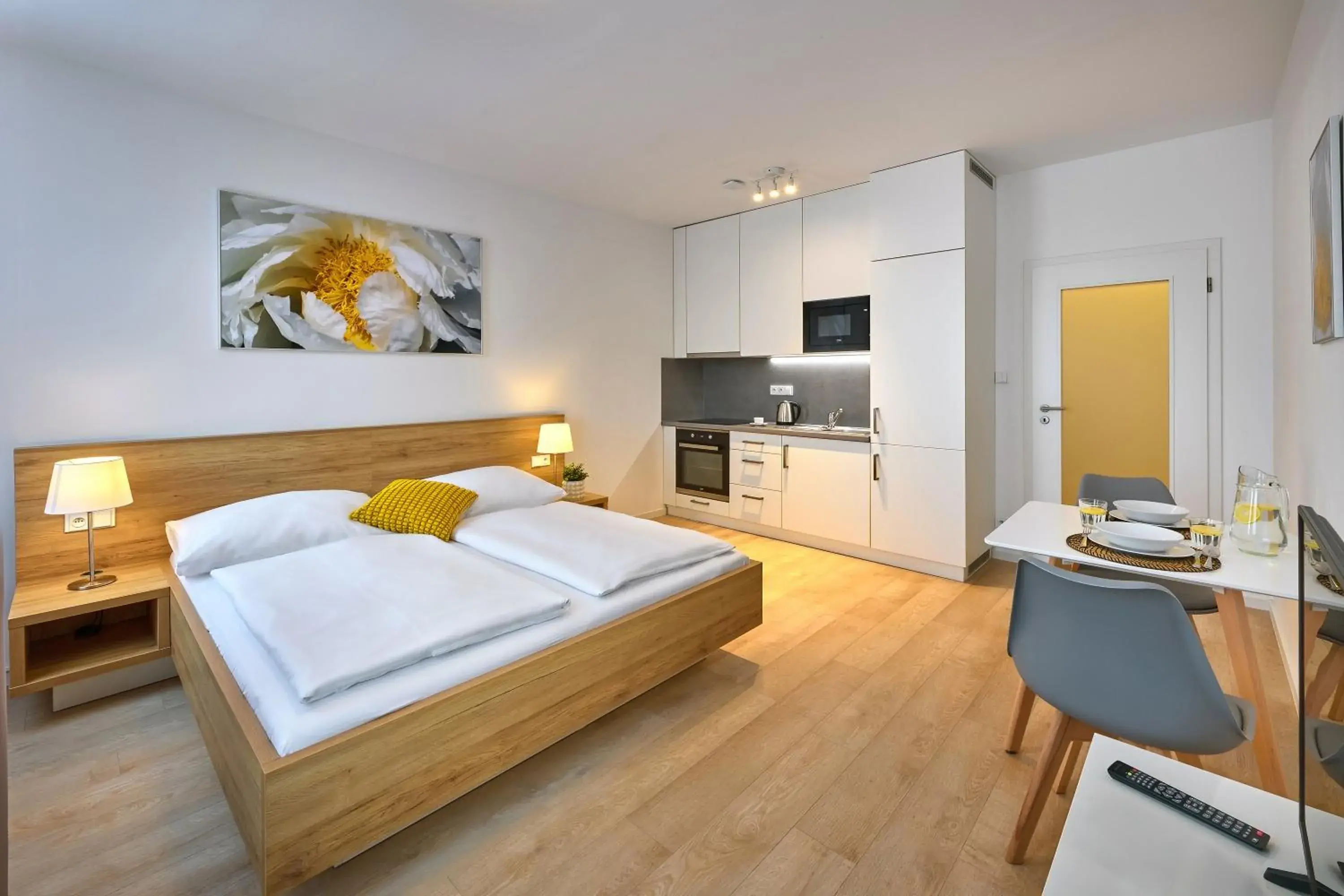 Studio with Balcony in CityWest Apartments Studio with Balcony in CityWest Apartments