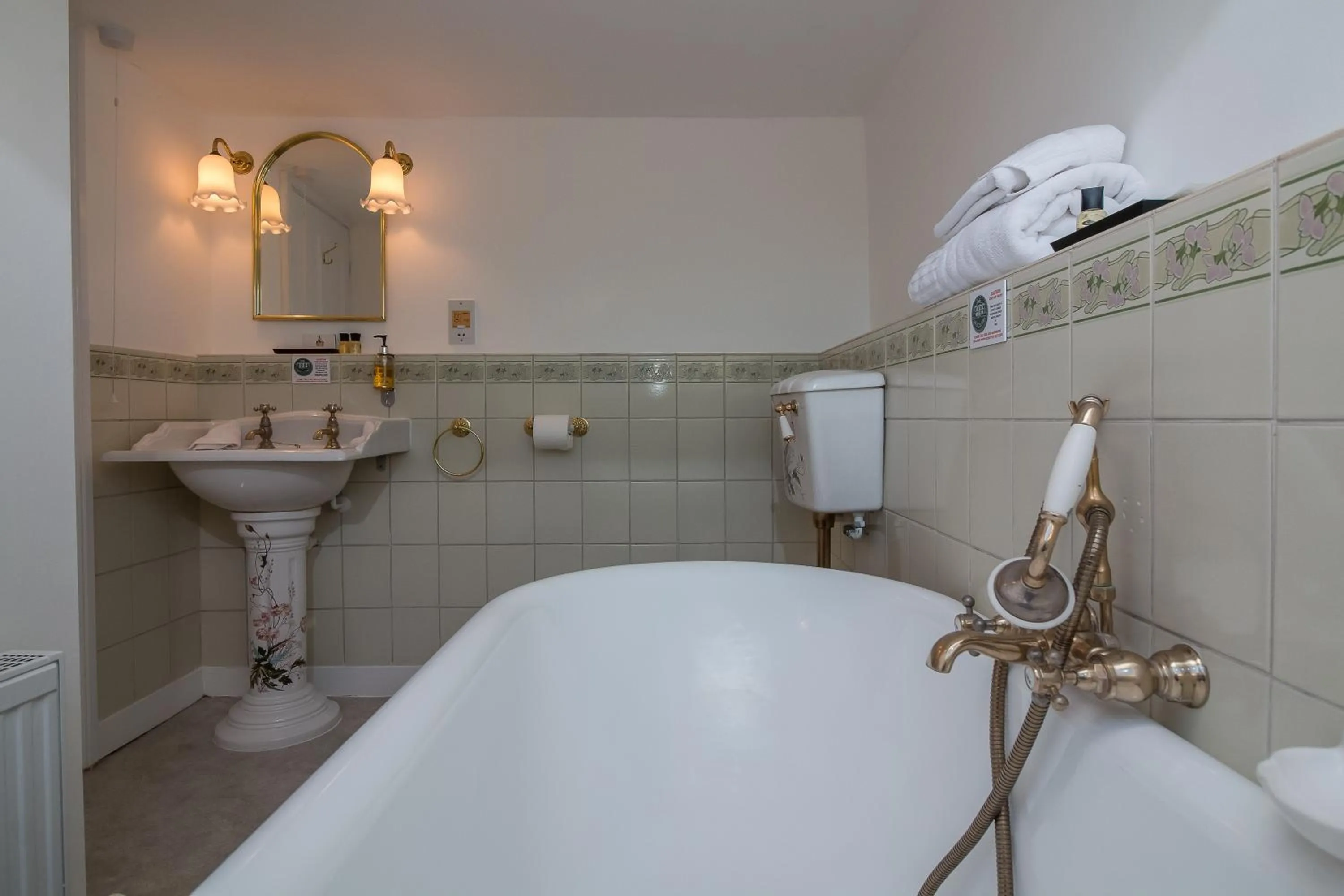 The Lynch Country House