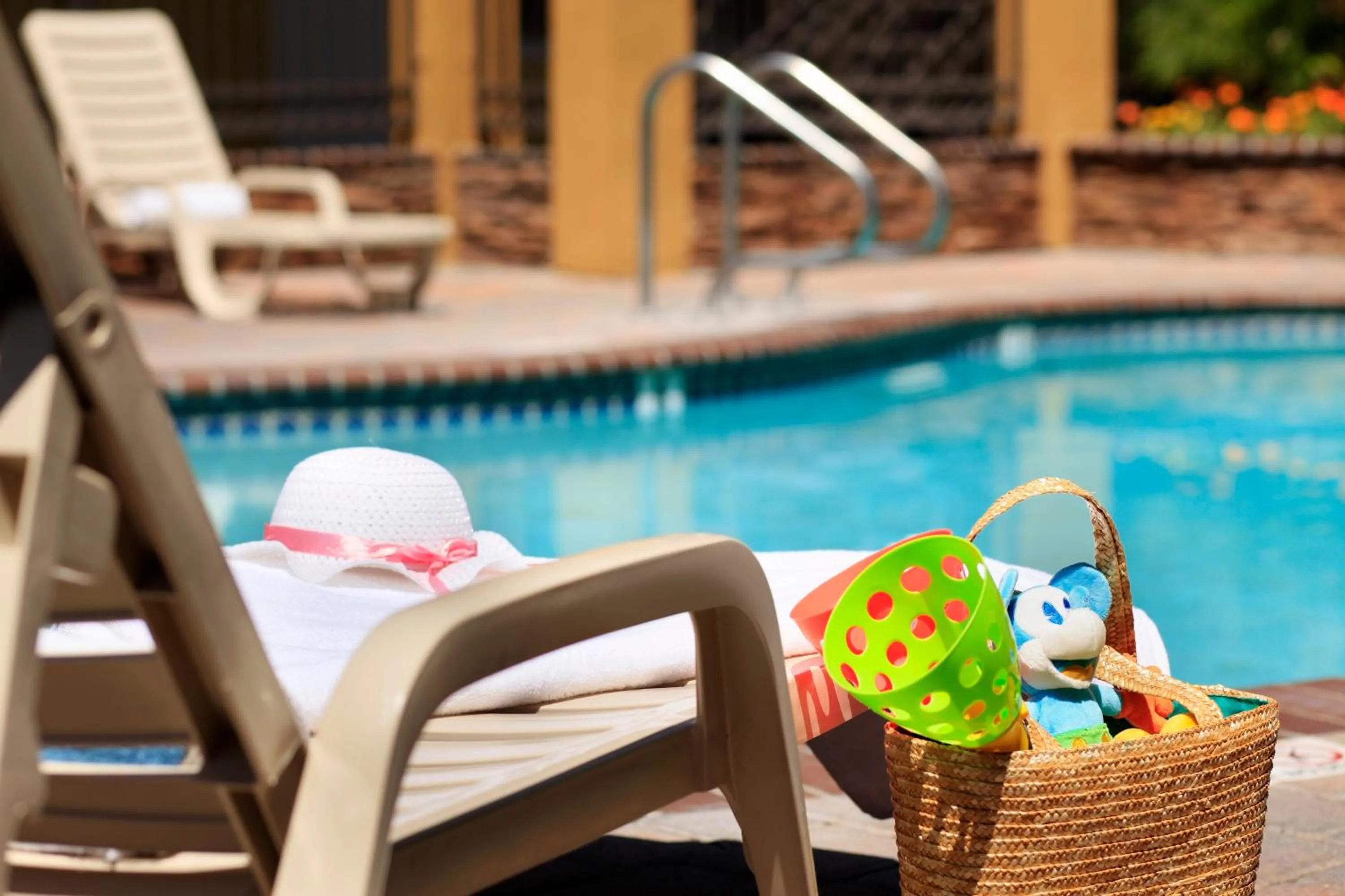 Swimming pool in Del Sol Inn Anaheim