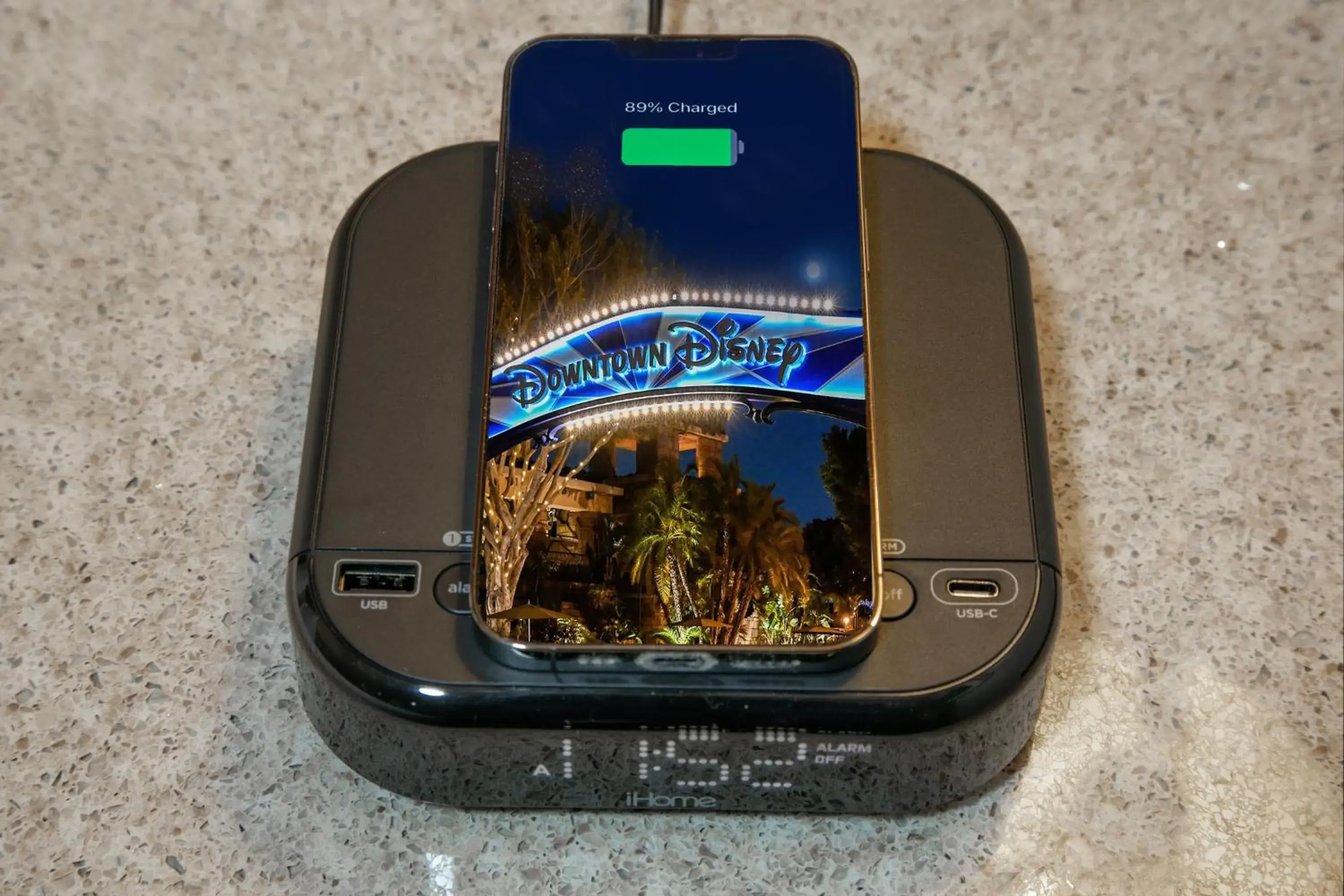 Bedroom in Del Sol Inn Anaheim Bedroom in Del Sol Inn Anaheim