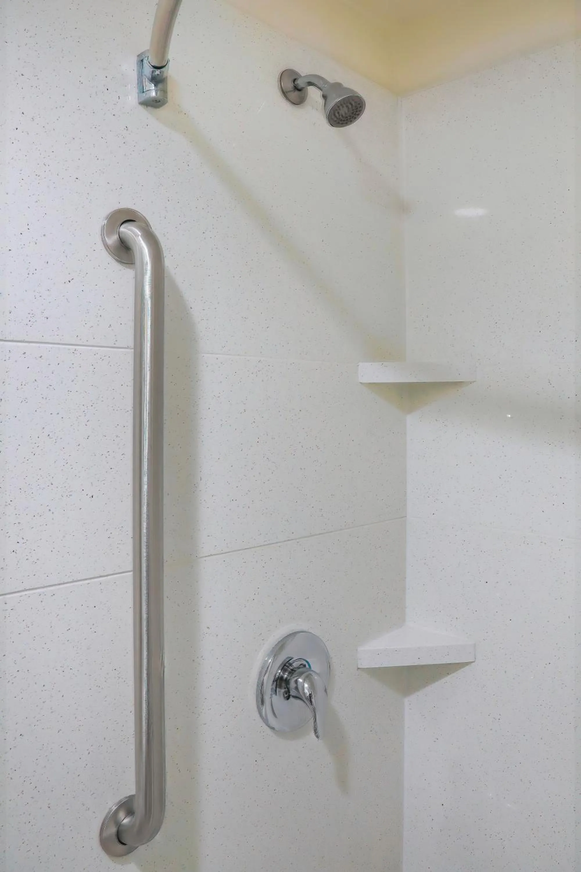 Bathroom in Del Sol Inn Anaheim