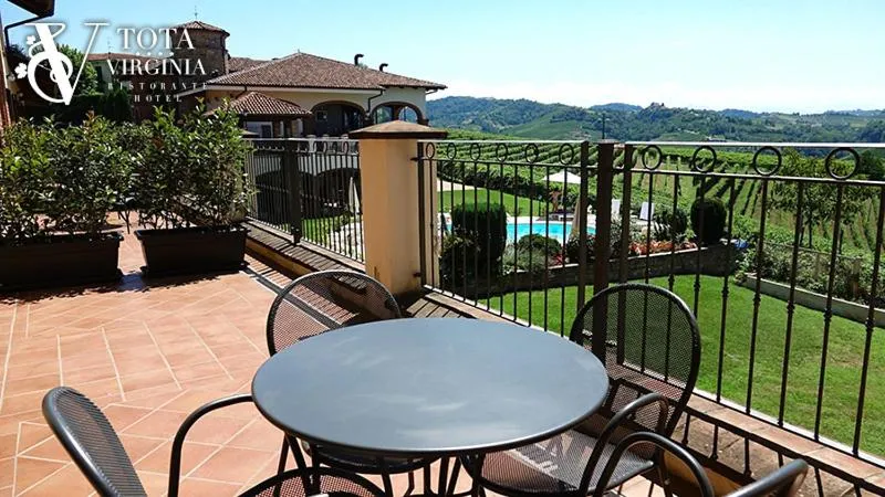 Photo of the whole room in Tota Virginia Antico Podere