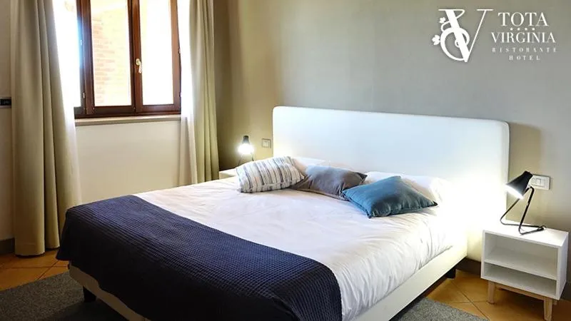 Bed in Tota Virginia Antico Podere