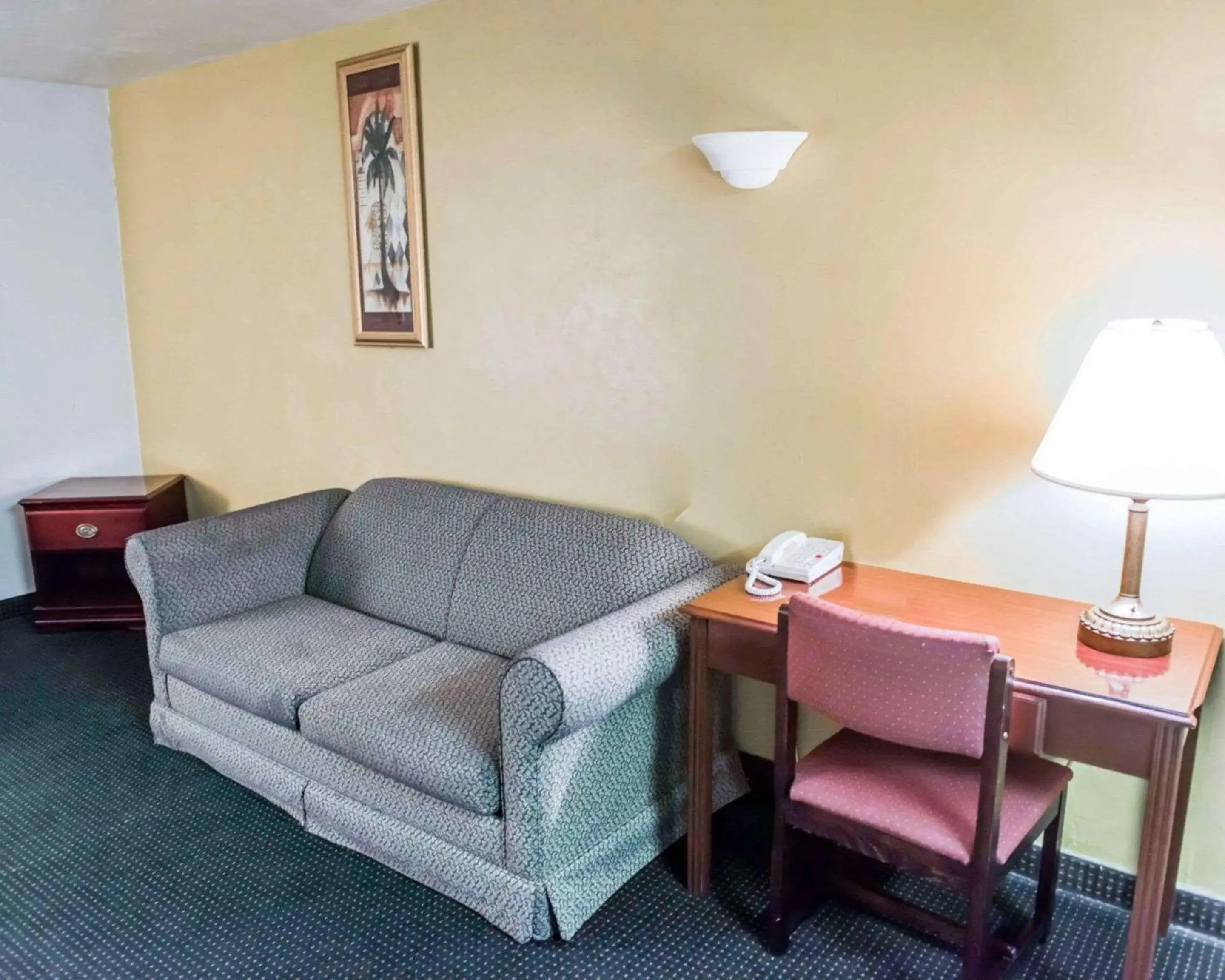 Photo of the whole room in Suburban Studios Tallahassee near University Photo of the whole room in Suburban Studios Tallahassee near University