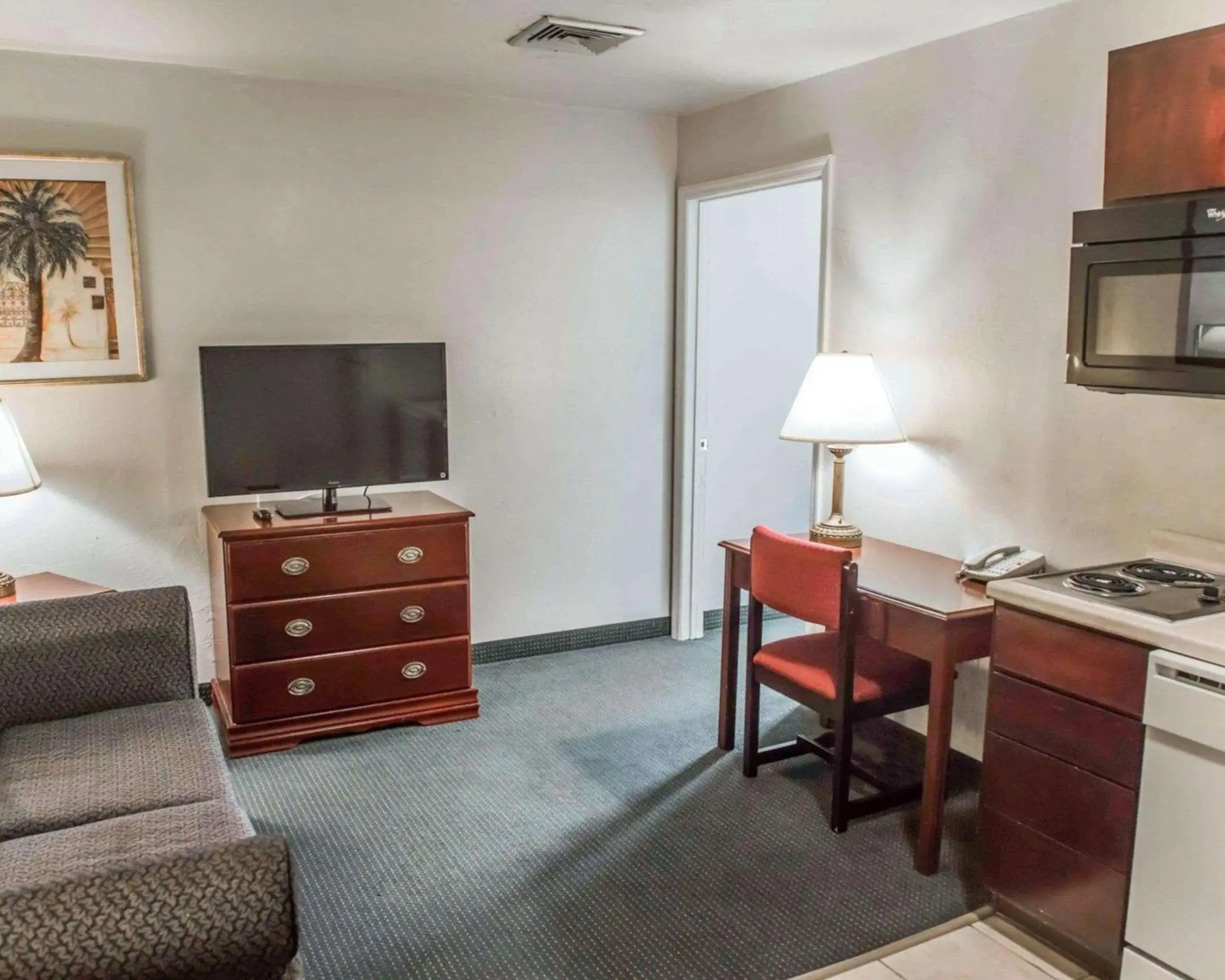 Photo of the whole room in Suburban Studios Tallahassee near University Photo of the whole room in Suburban Studios Tallahassee near University