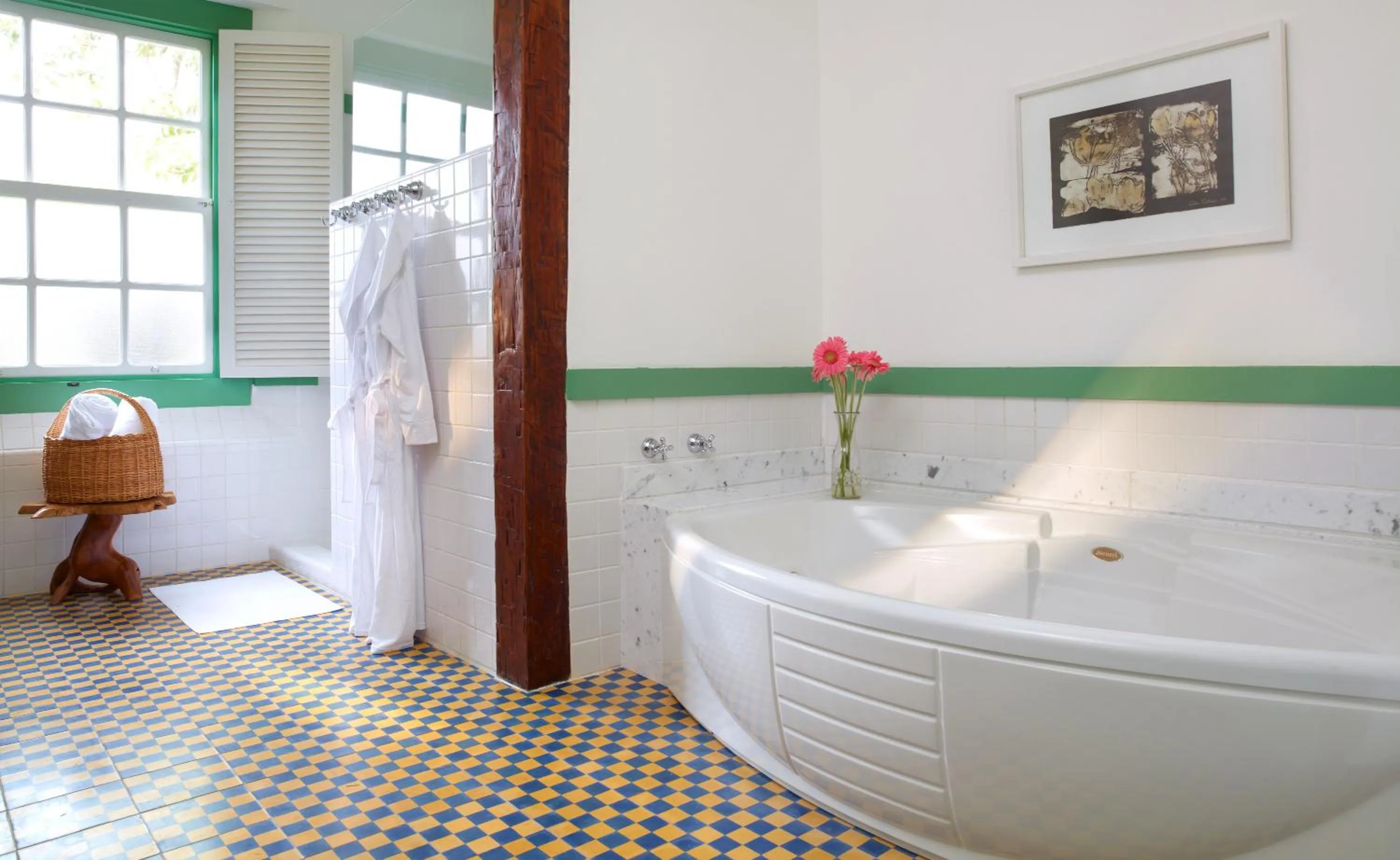 Hot Tub in Lake Vilas Charm Hotel & SPA