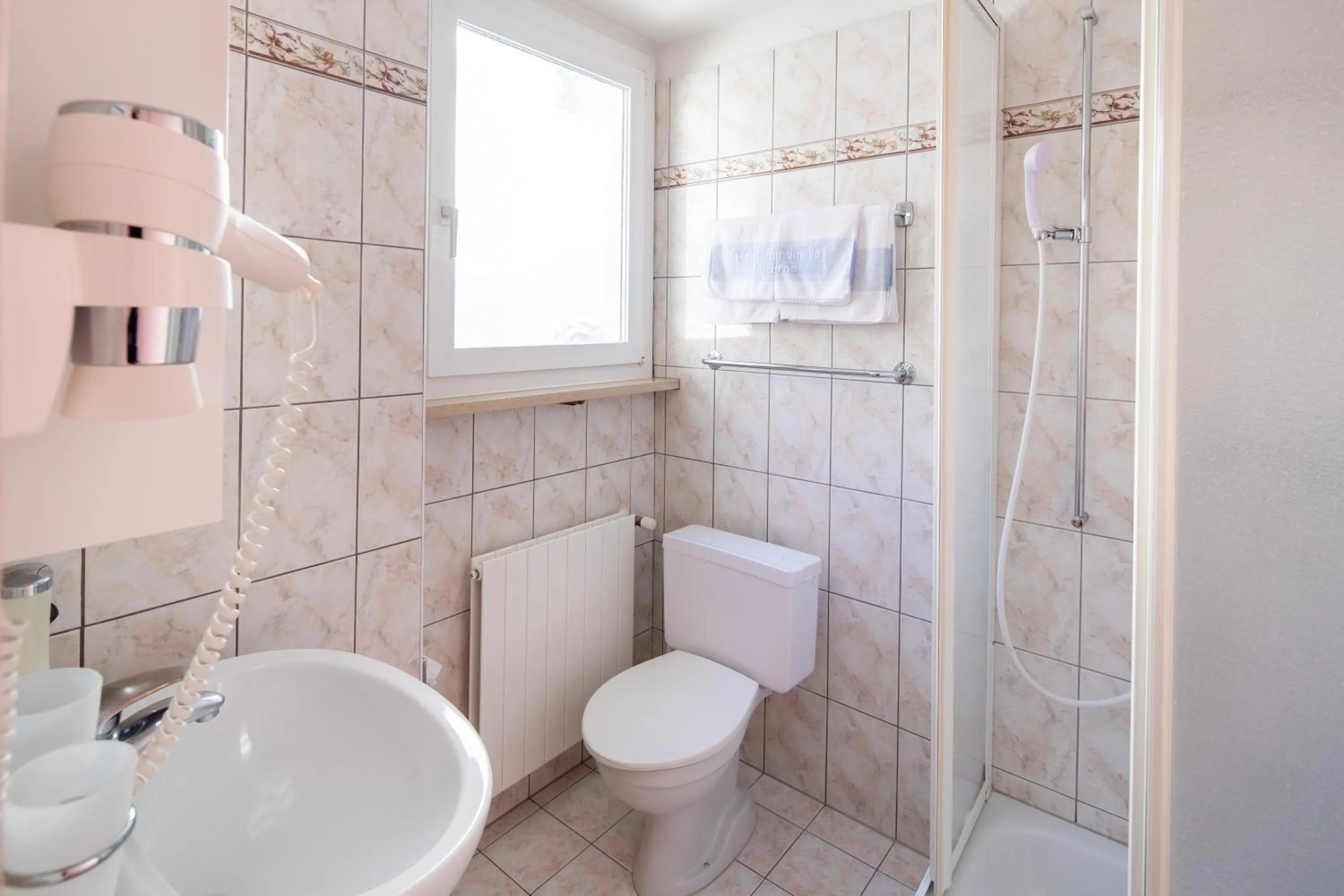 Toilet in Hotel Rondinella Locarno