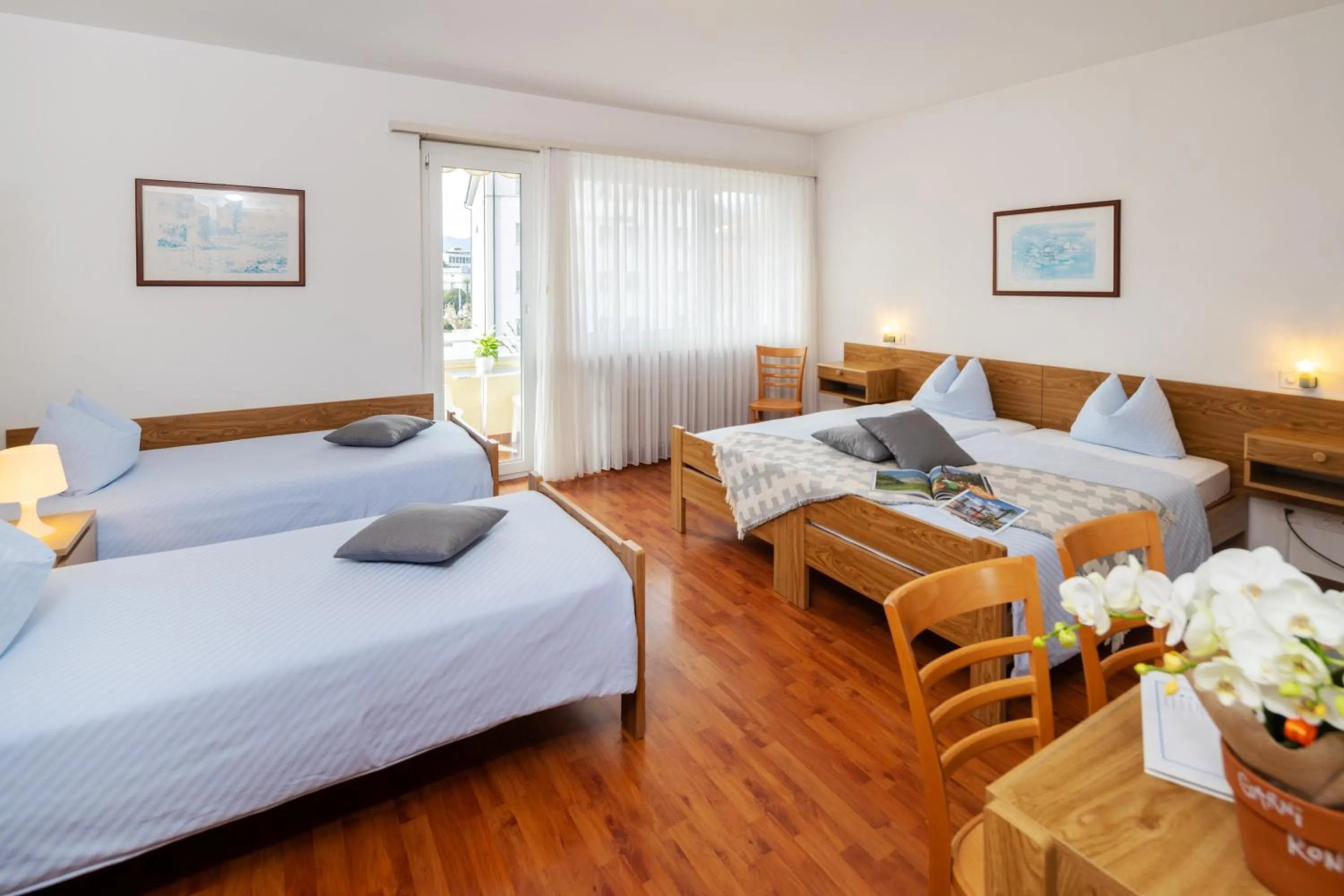 Bedroom, Bed in Hotel Rondinella Locarno