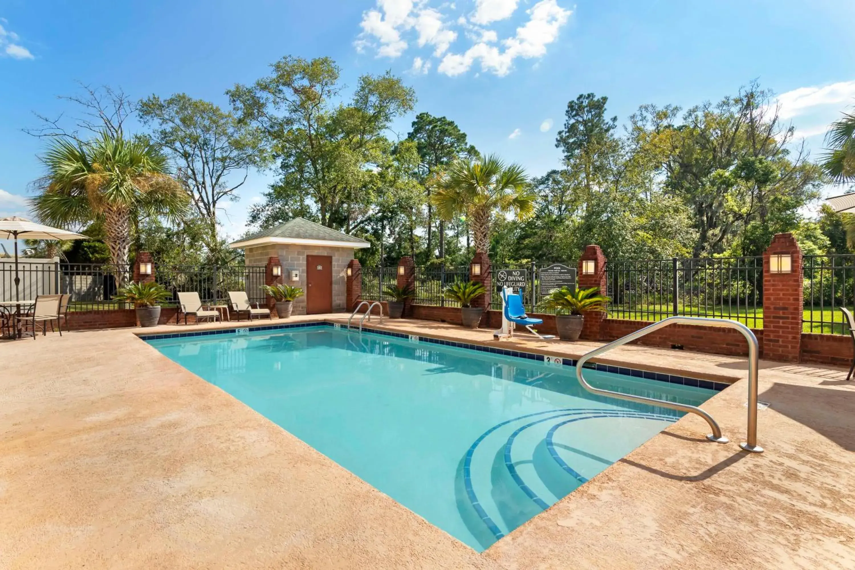 Pool view in Best Western Plus Bradbury Inn and Suites Pool view in Best Western Plus Bradbury Inn and Suites