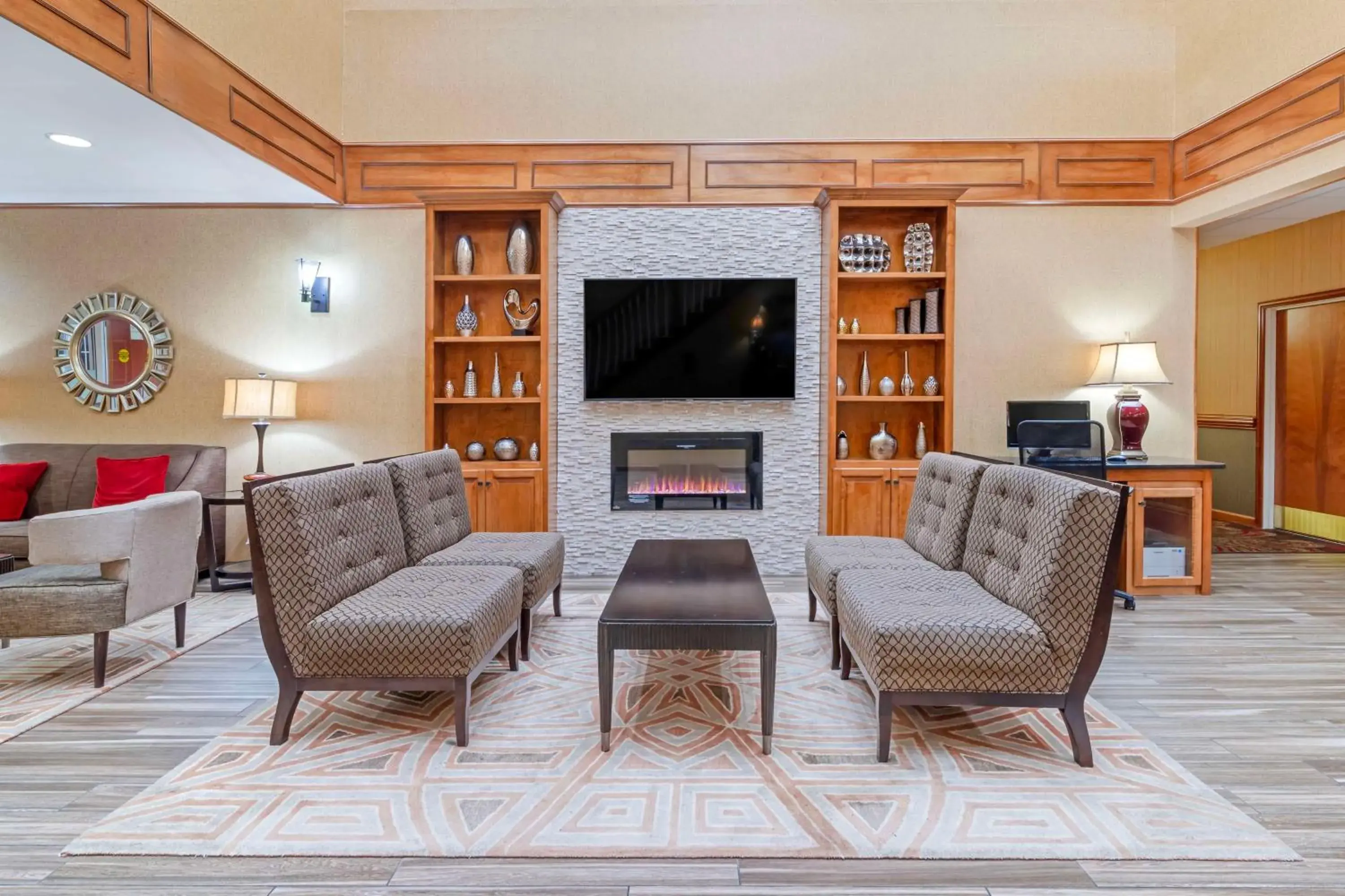 Lobby or reception in Best Western Plus Bradbury Inn and Suites Lobby or reception in Best Western Plus Bradbury Inn and Suites