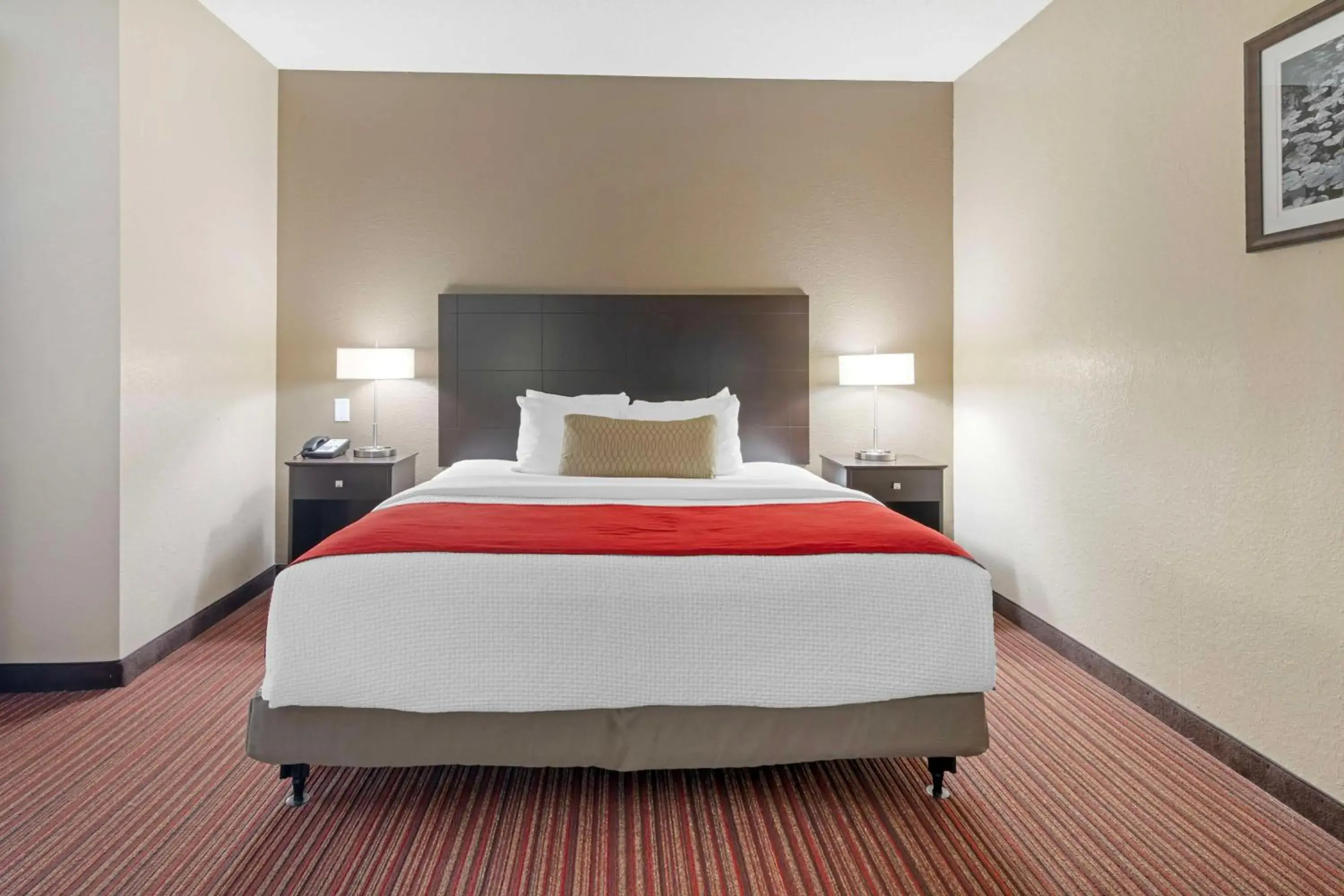 Bedroom, Bed in Best Western Plus Bradbury Inn and Suites Bedroom, Bed in Best Western Plus Bradbury Inn and Suites