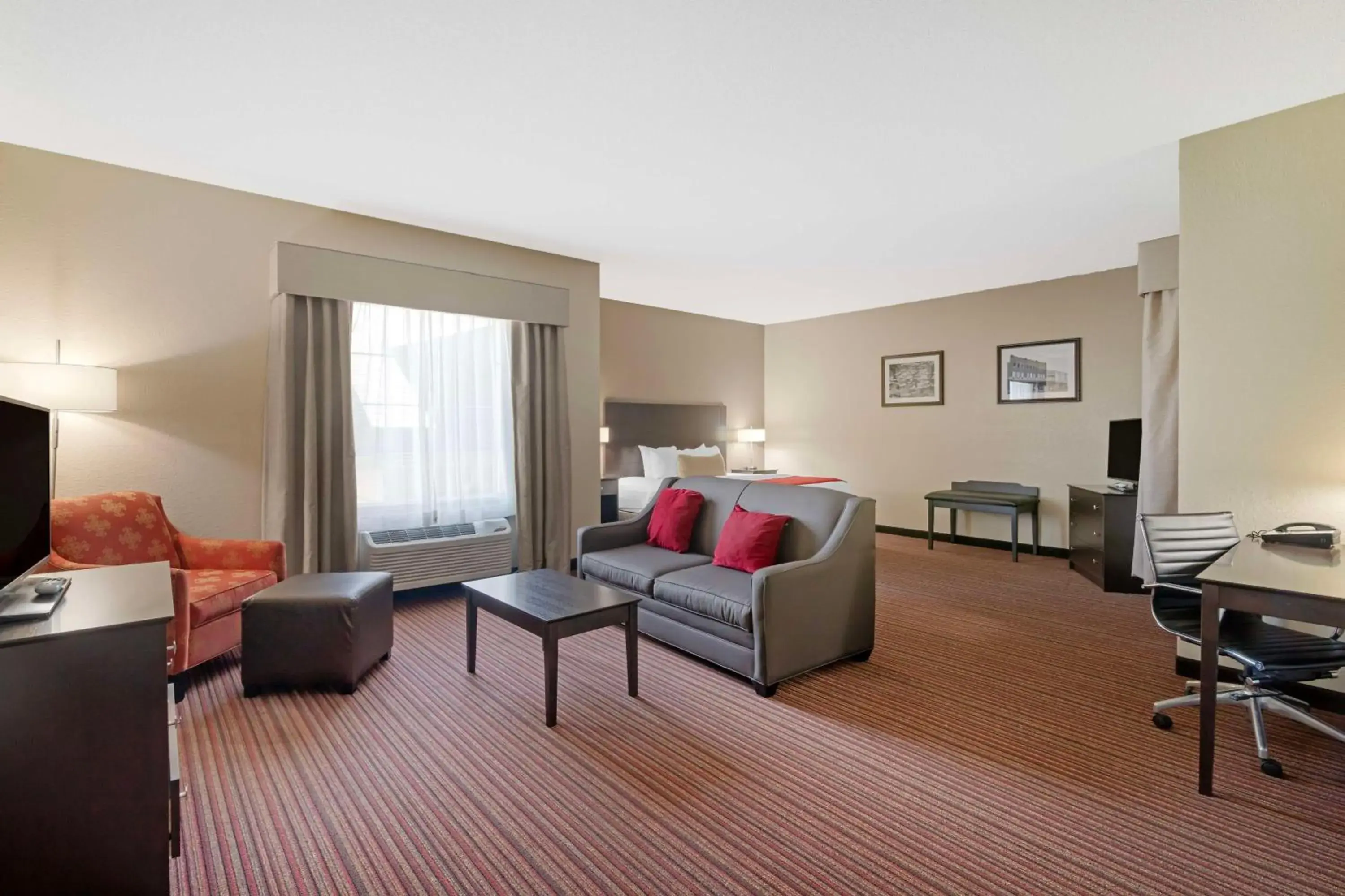 Bedroom in Best Western Plus Bradbury Inn and Suites Bedroom in Best Western Plus Bradbury Inn and Suites