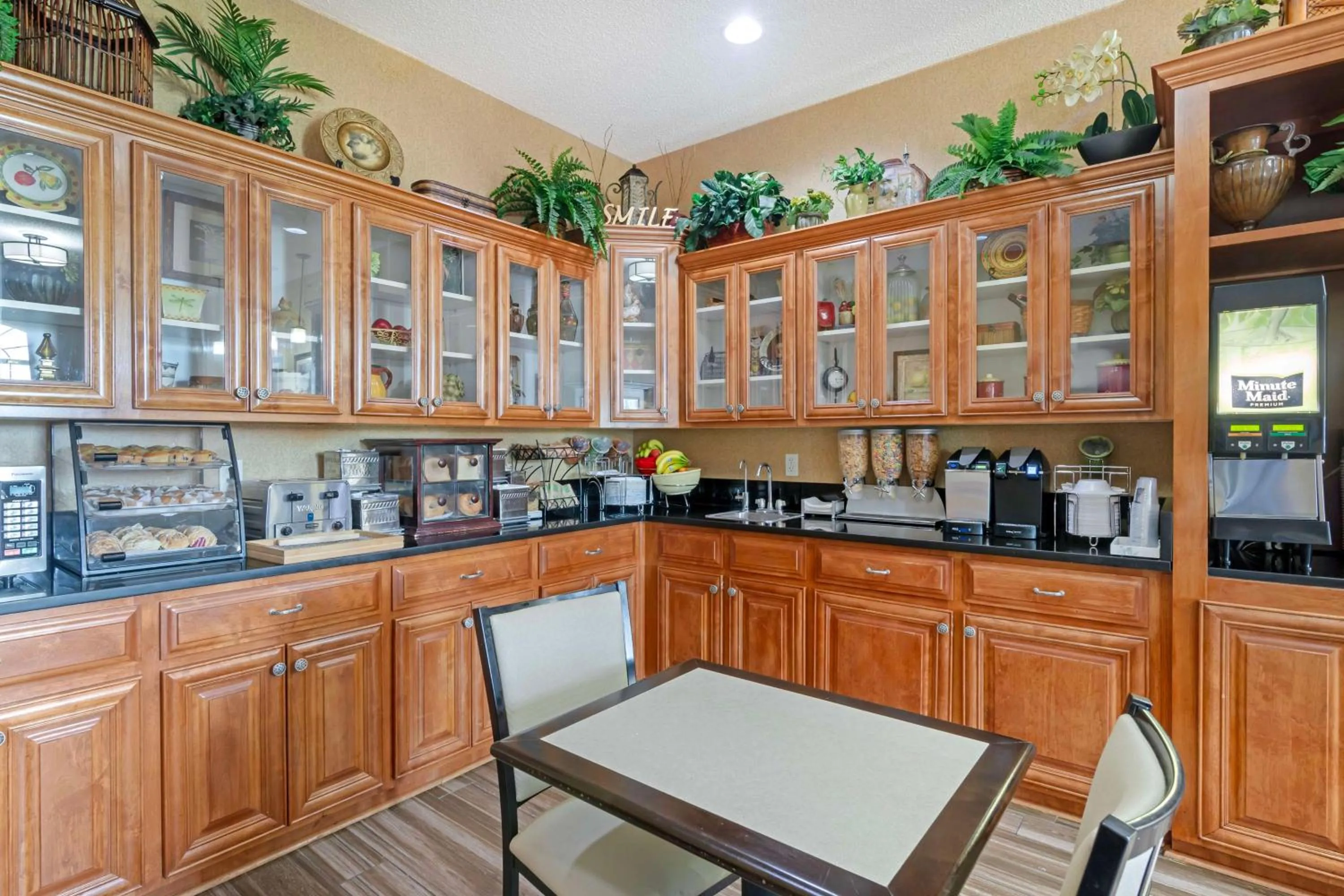 Breakfast in Best Western Plus Bradbury Inn and Suites