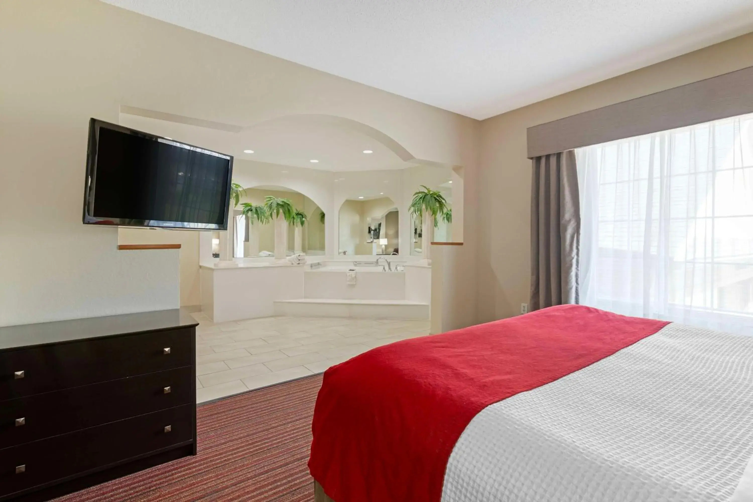Bedroom, Bed in Best Western Plus Bradbury Inn and Suites Bedroom, Bed in Best Western Plus Bradbury Inn and Suites