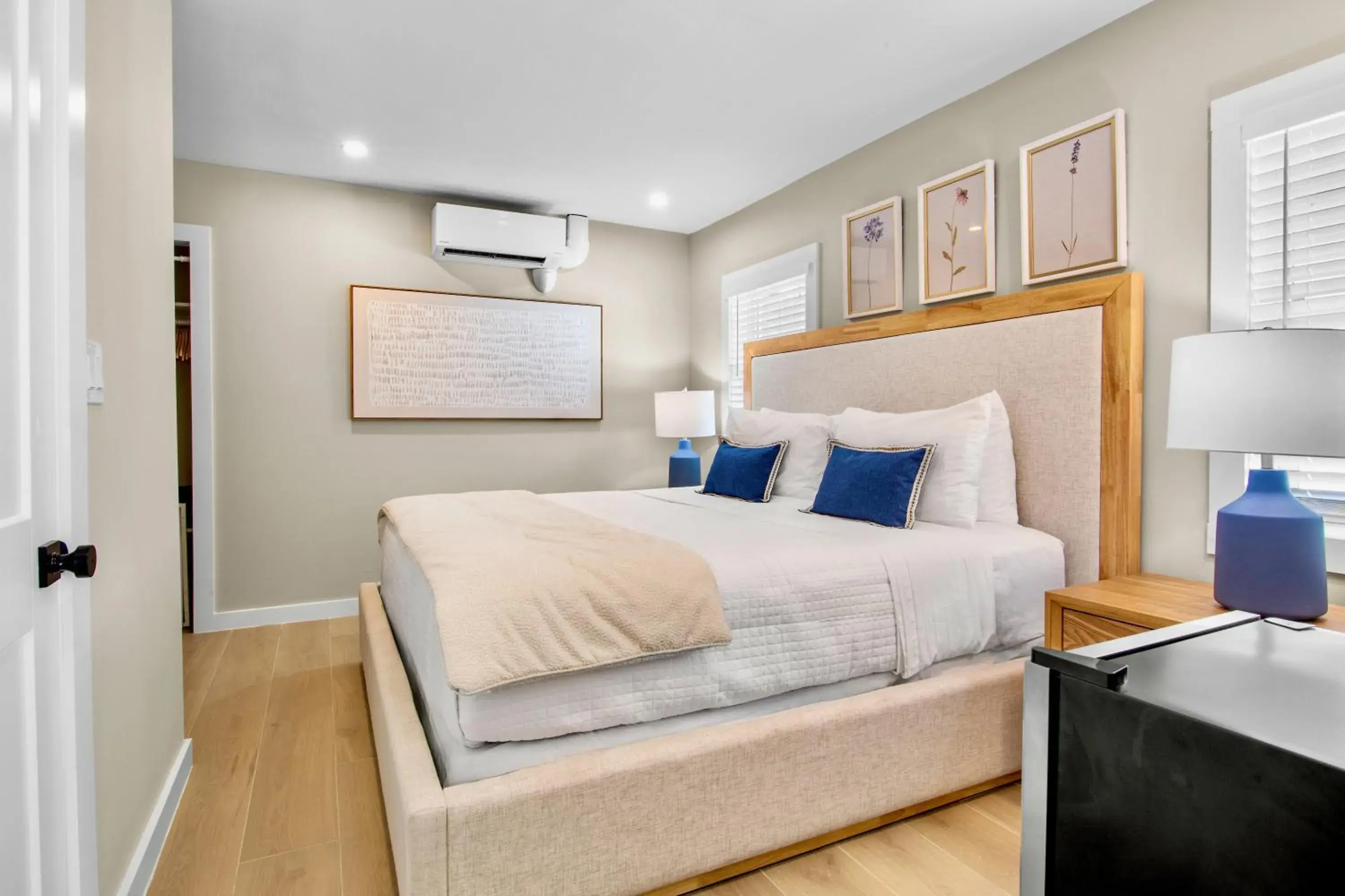 Photo of the whole room, Bed in Haley's at Anna Maria Island Inn Photo of the whole room, Bed in Haley's at Anna Maria Island Inn