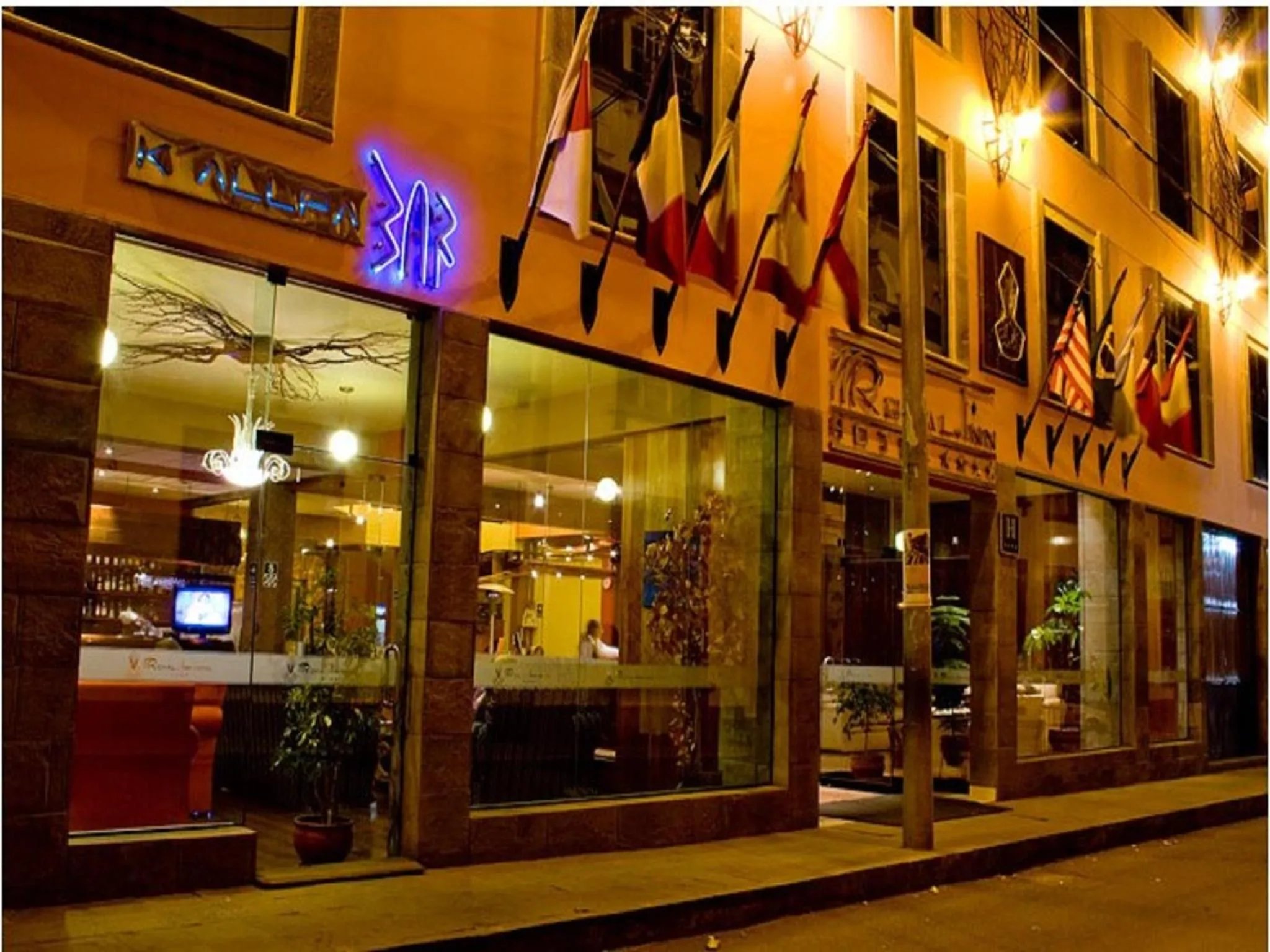 Facade/entrance in Royal Inn Hotel Puno