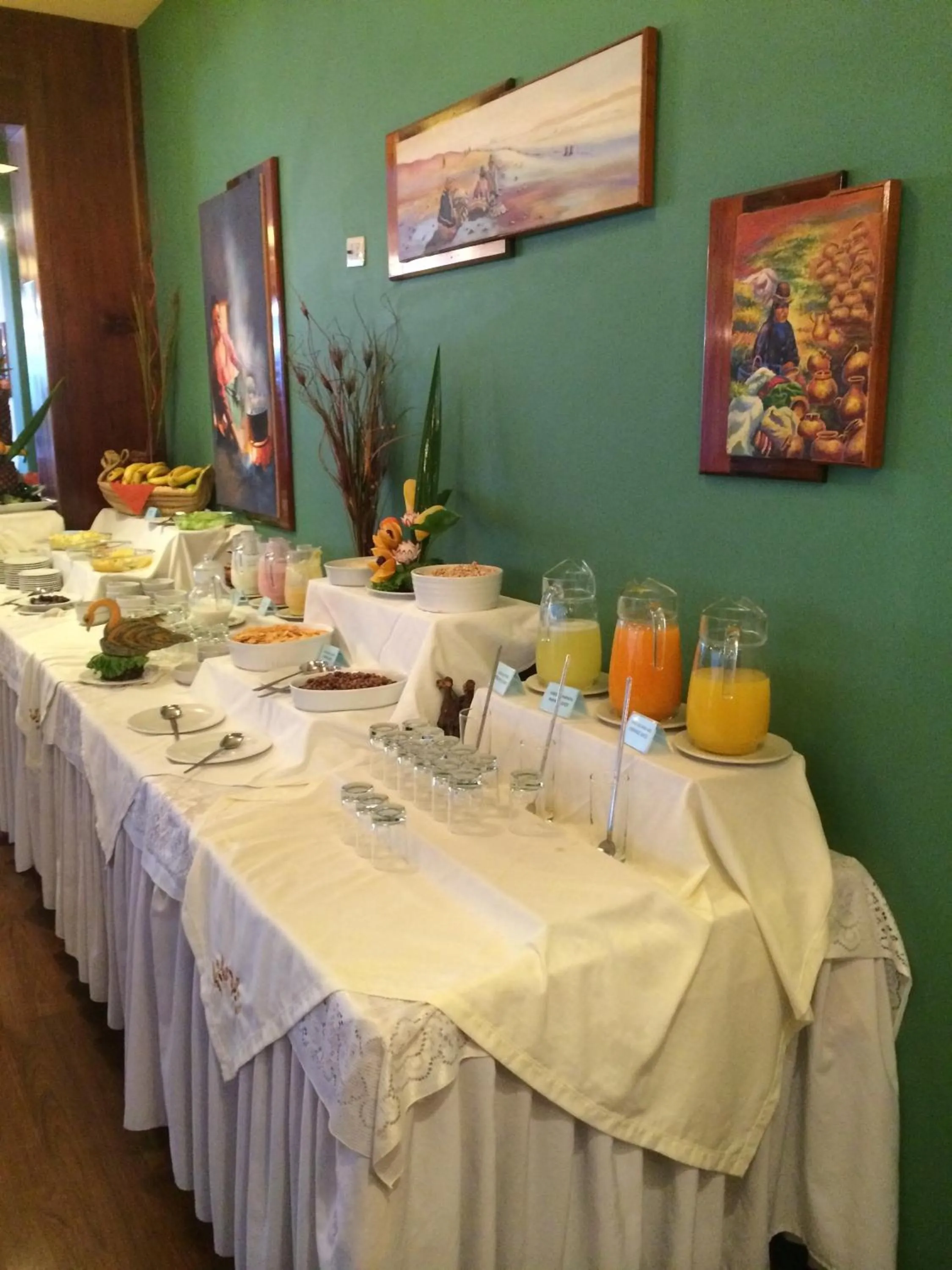 Buffet breakfast in Royal Inn Hotel Puno