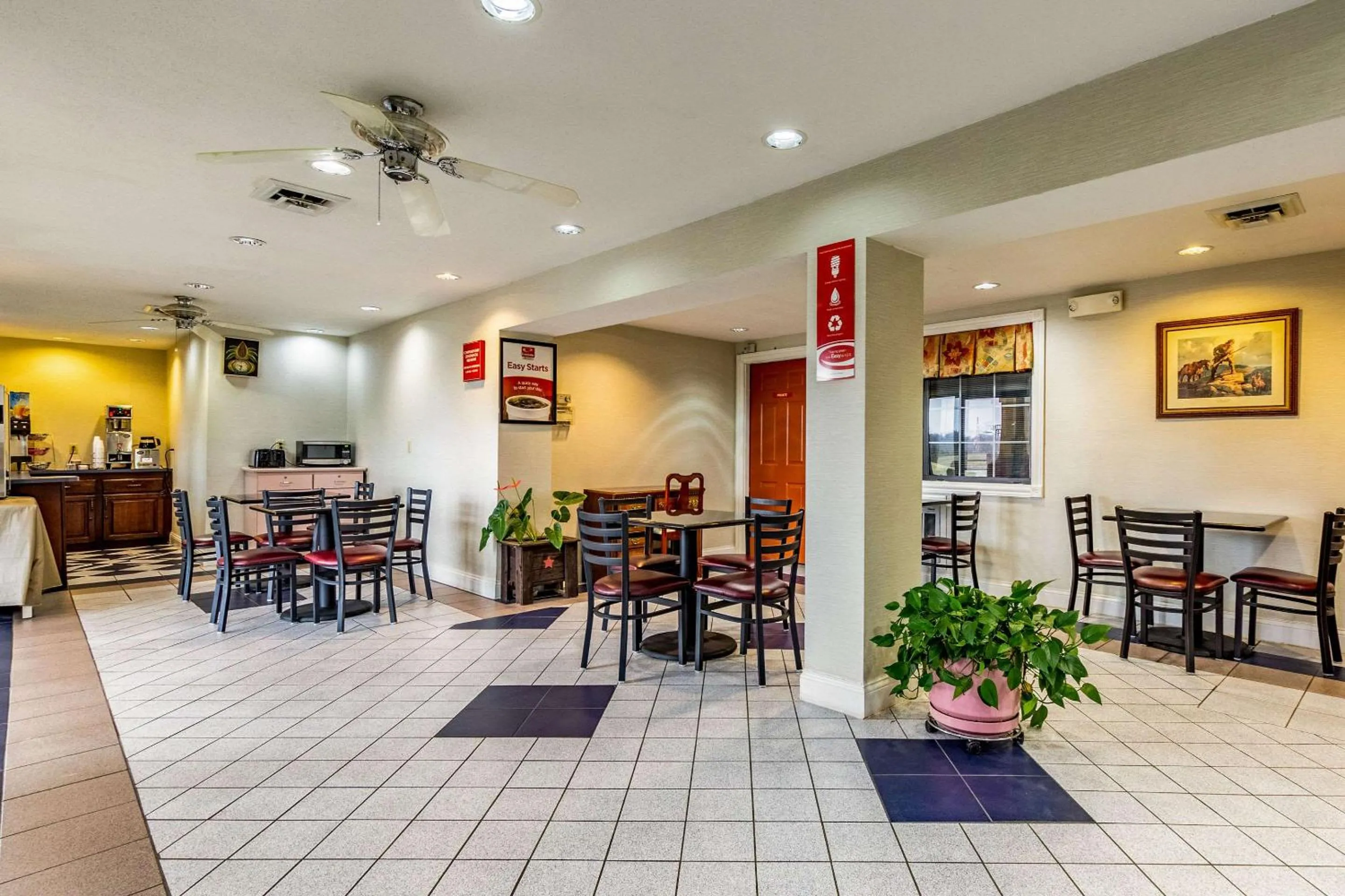 Restaurant/places to eat in Econo Lodge Berea