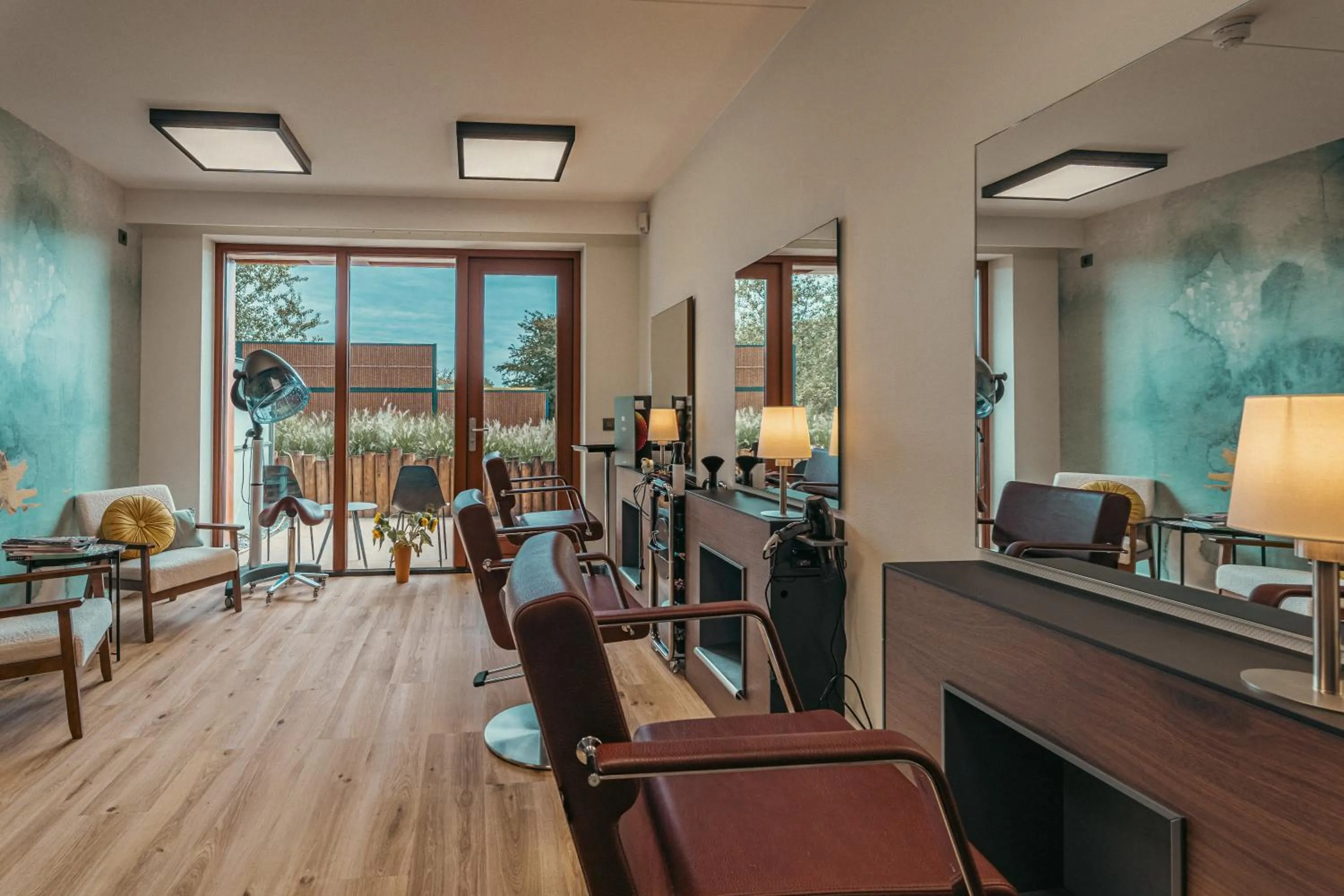 hair dresser in Strandhotel Duinoord