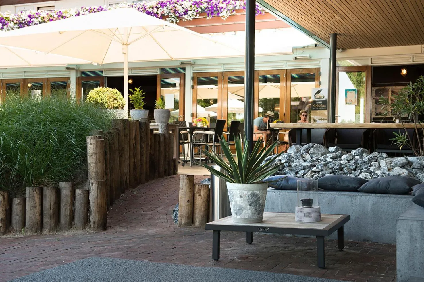 Restaurant/places to eat in Strandhotel Duinoord