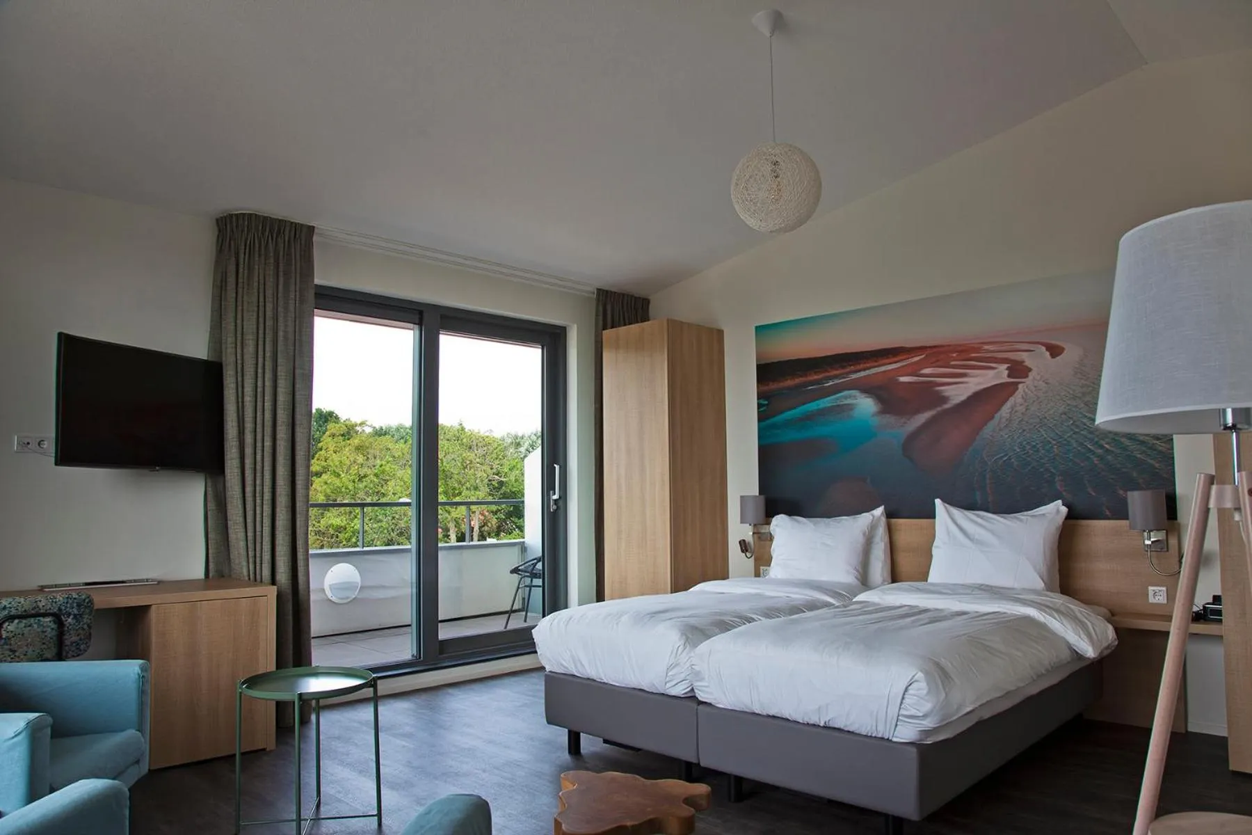 Bed in Strandhotel Duinoord