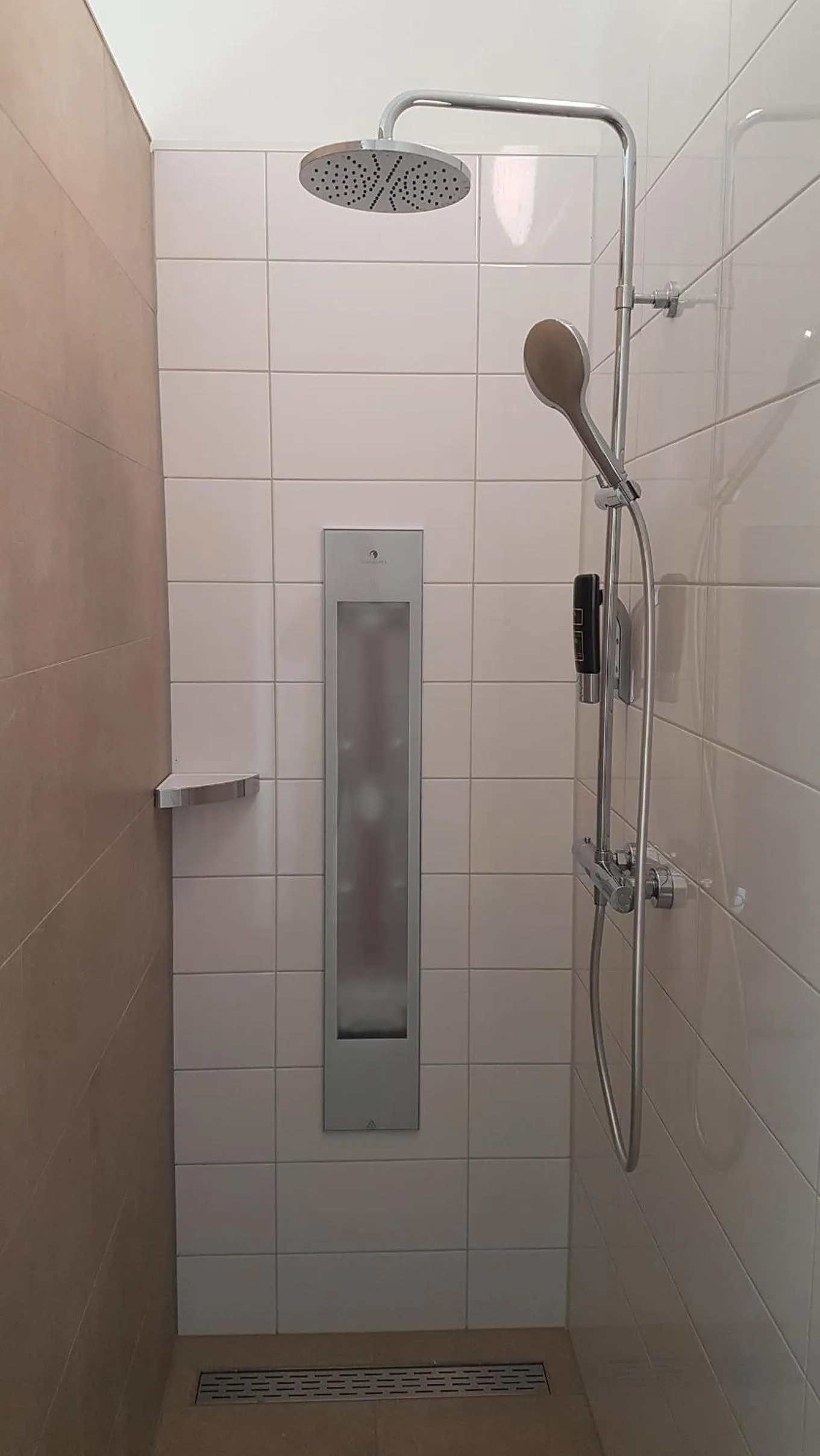 Shower in Strandhotel Duinoord