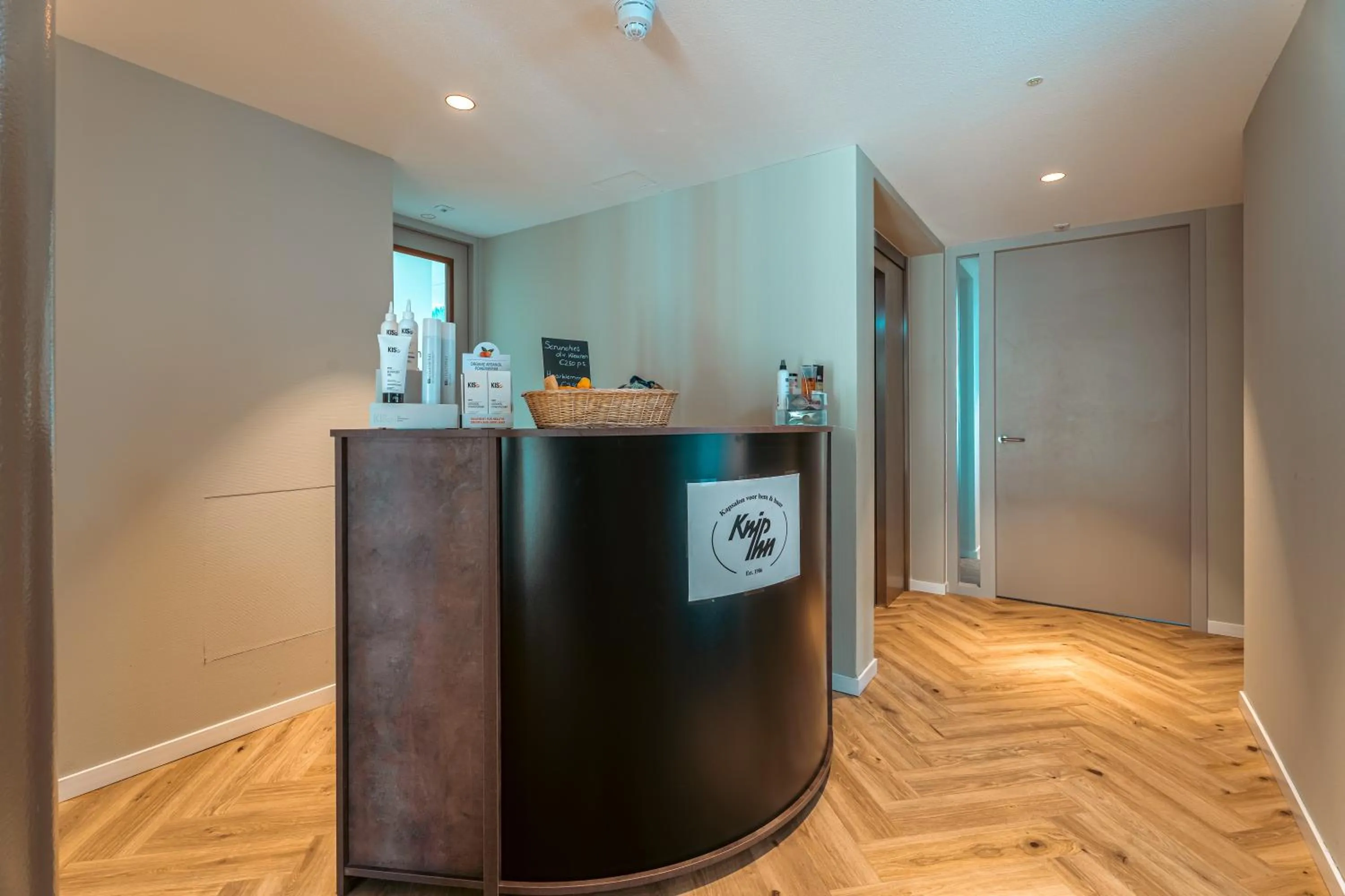 hair dresser in Strandhotel Duinoord