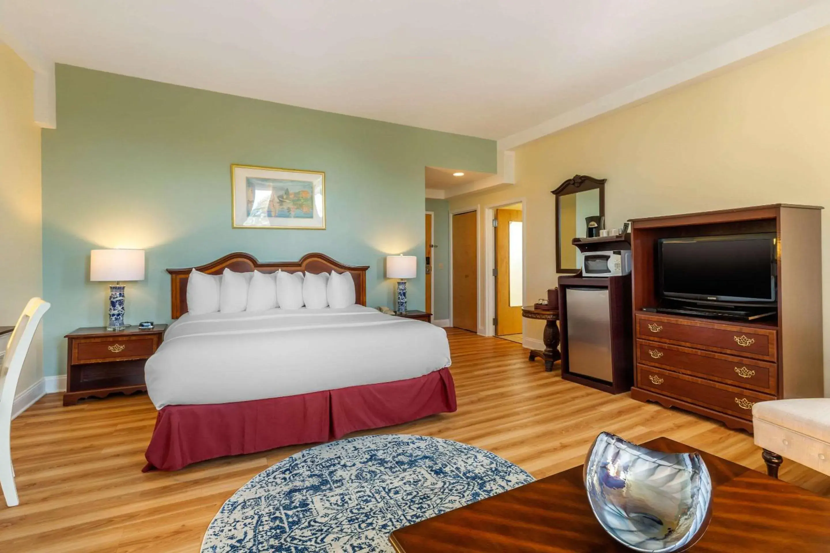 Bed in The Carriage House Inn Newport Bed in The Carriage House Inn Newport