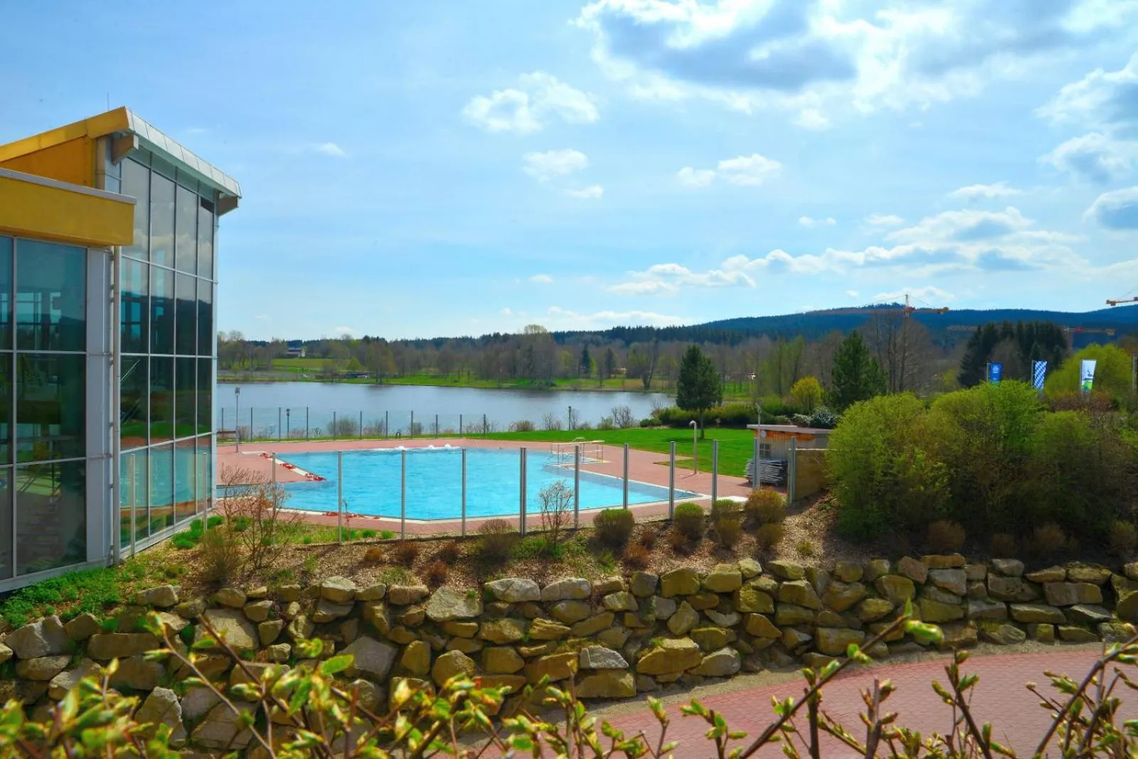 Swimming pool in Gesundheitshotel Weißenstadt am See