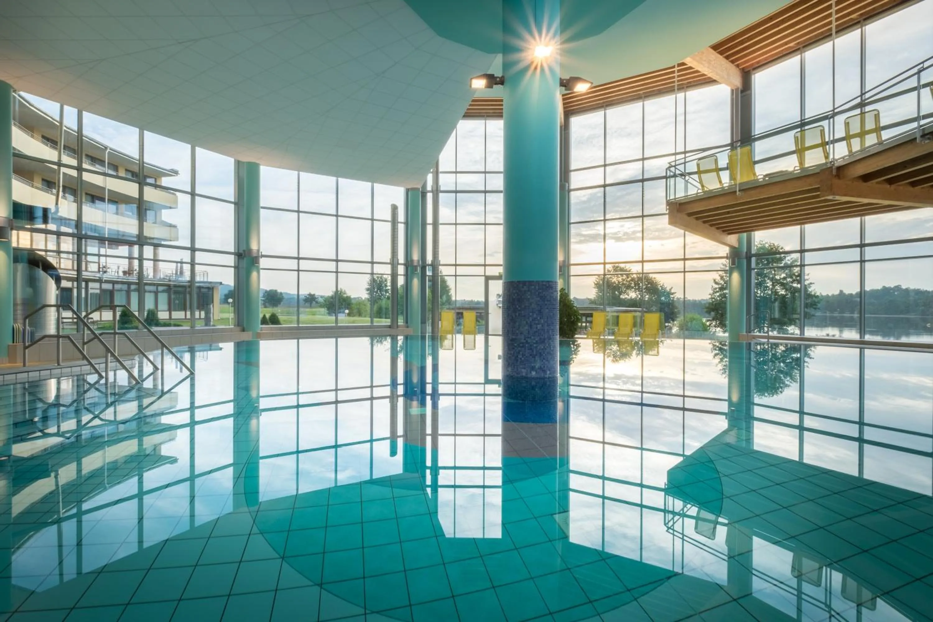 Swimming pool in Gesundheitshotel Weißenstadt am See