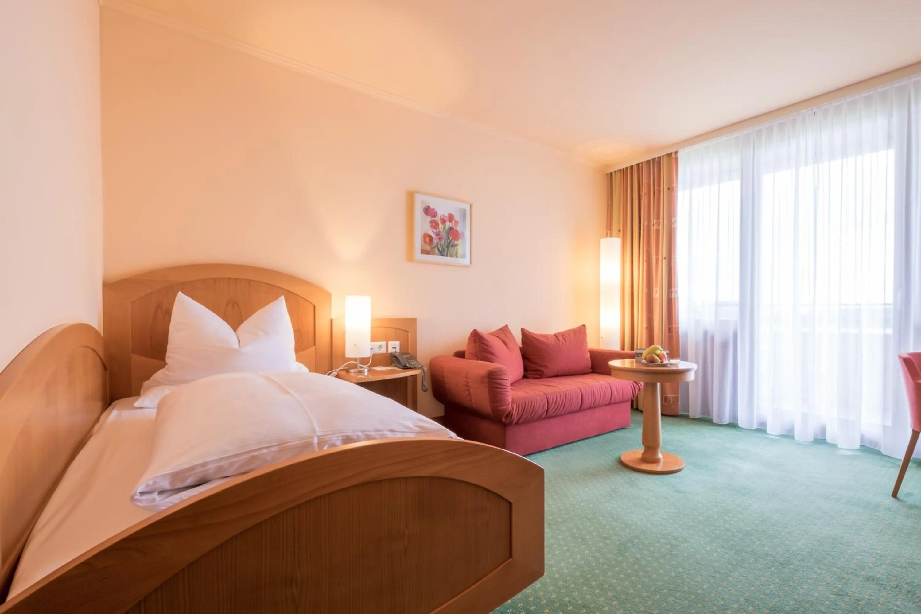 Photo of the whole room, Bed in Gesundheitshotel Weißenstadt am See