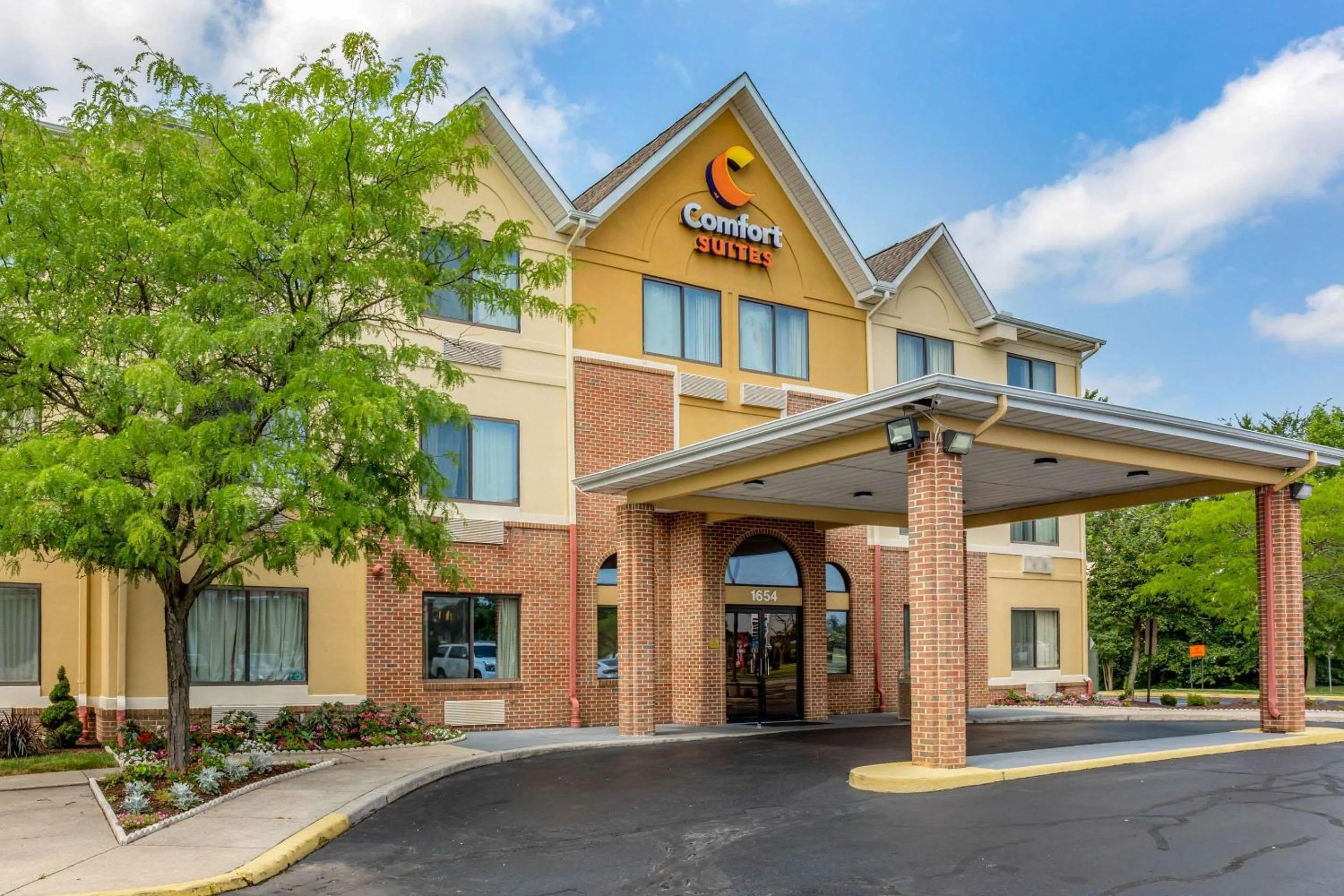 Property building in Comfort Suites Dover University Area