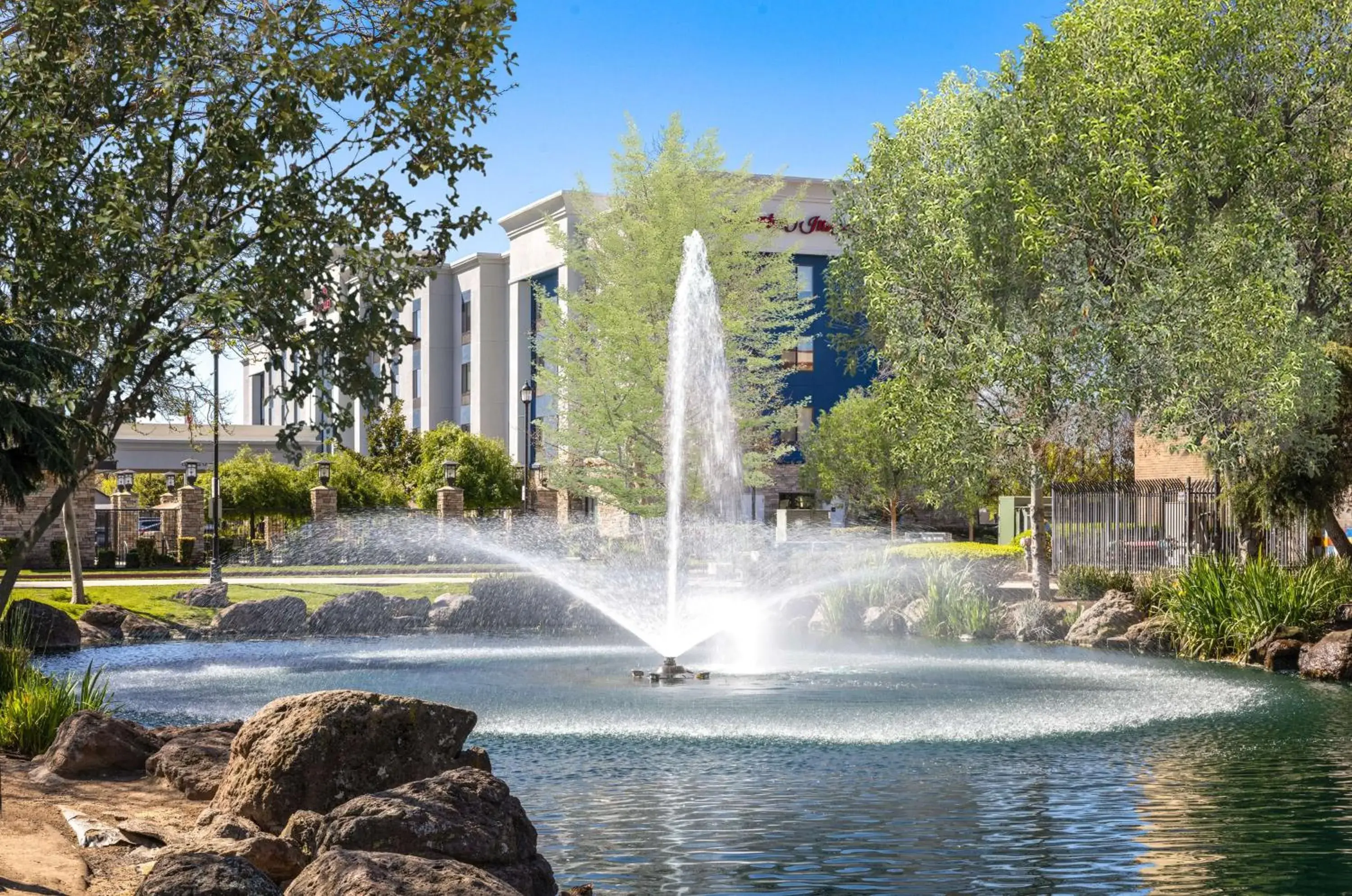 Property building in Hampton Inn & Suites Manteca Property building in Hampton Inn & Suites Manteca