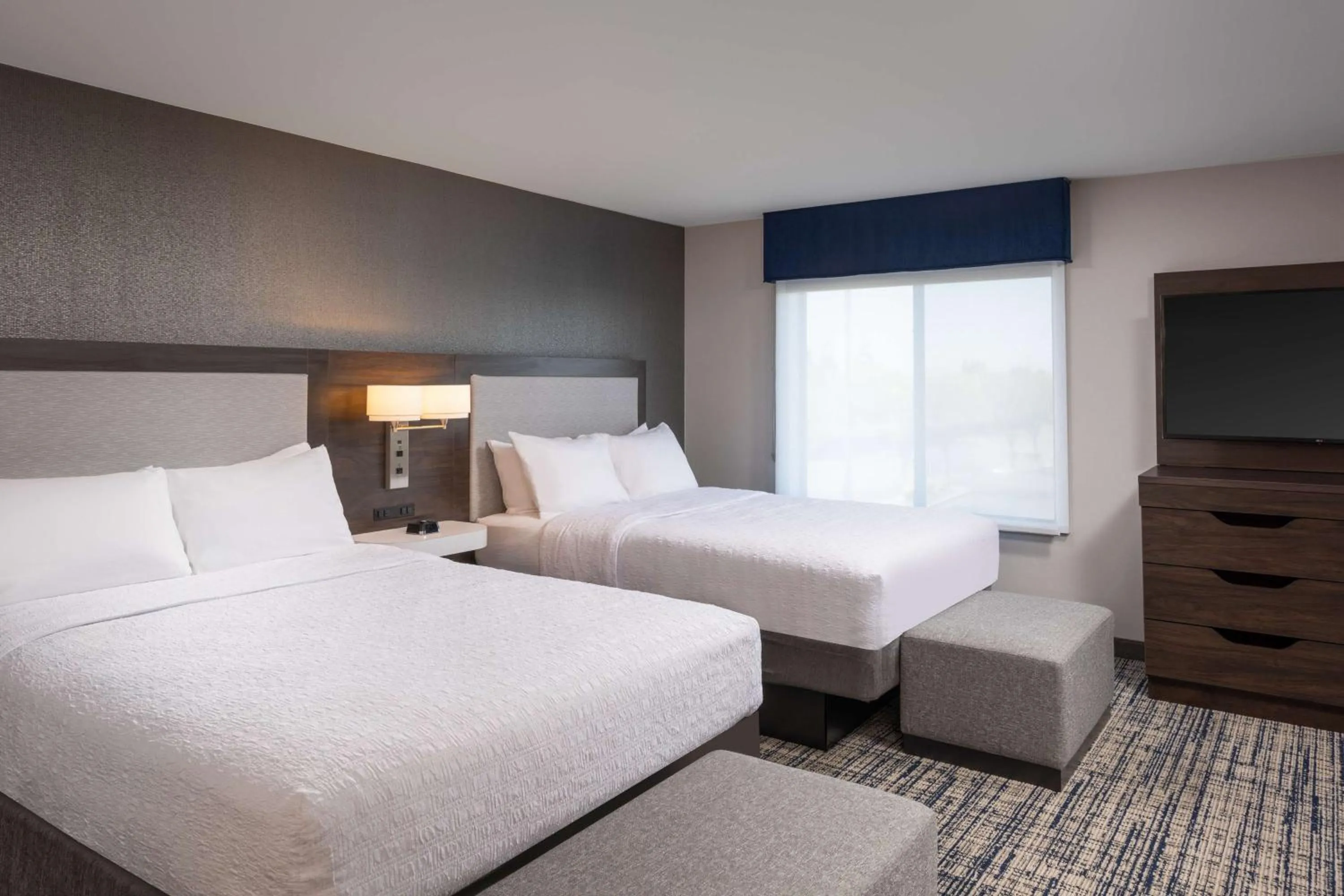 Bed in Hampton Inn & Suites Manteca