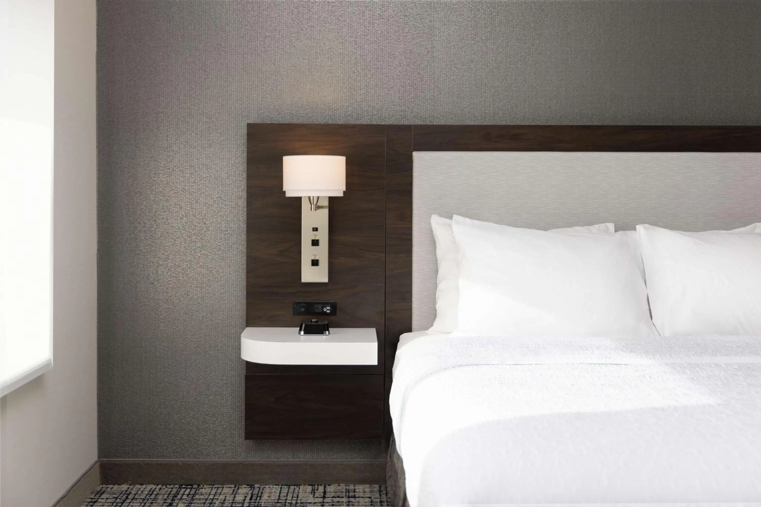 Bed in Hampton Inn & Suites Manteca