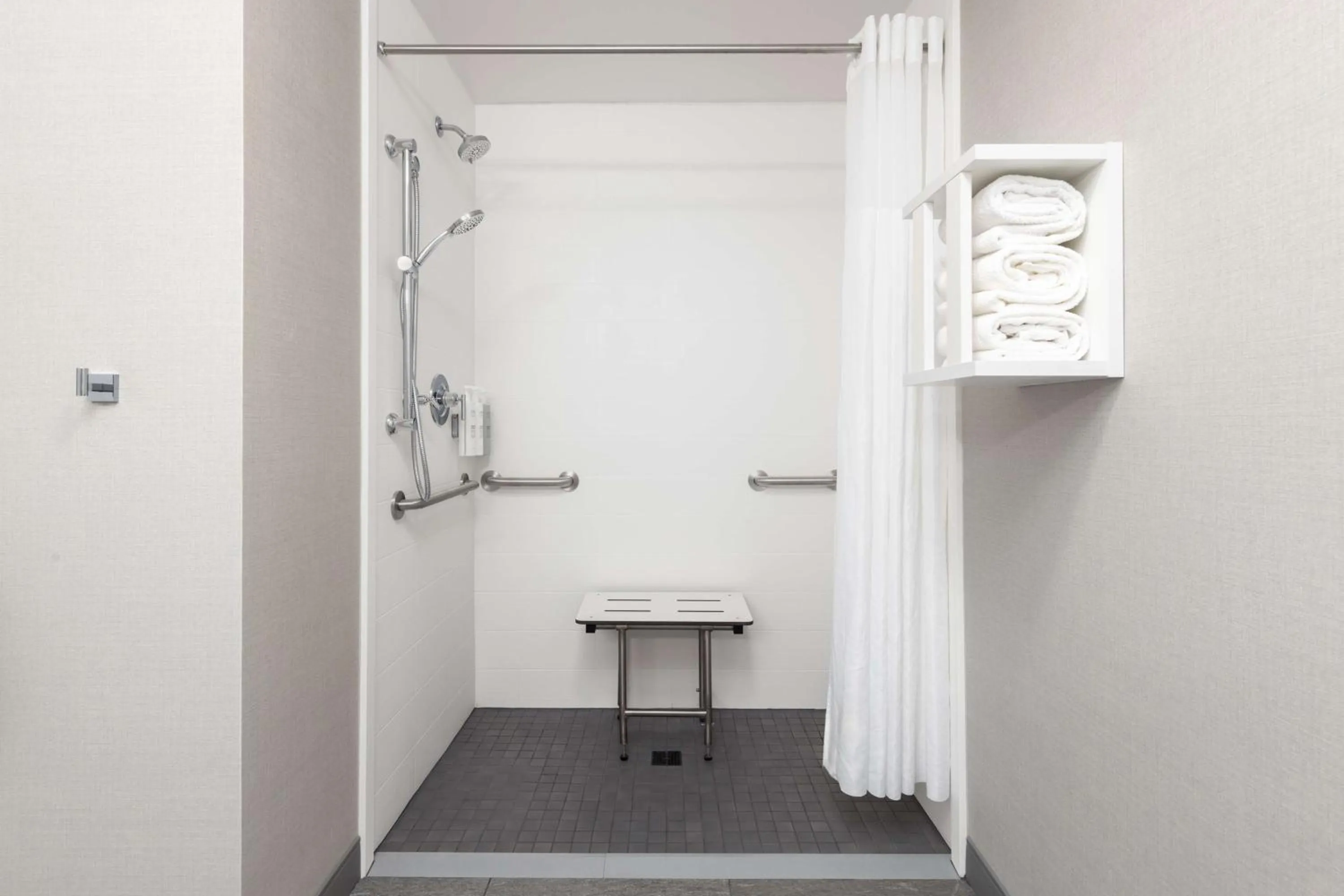 Bathroom in Hampton Inn & Suites Manteca