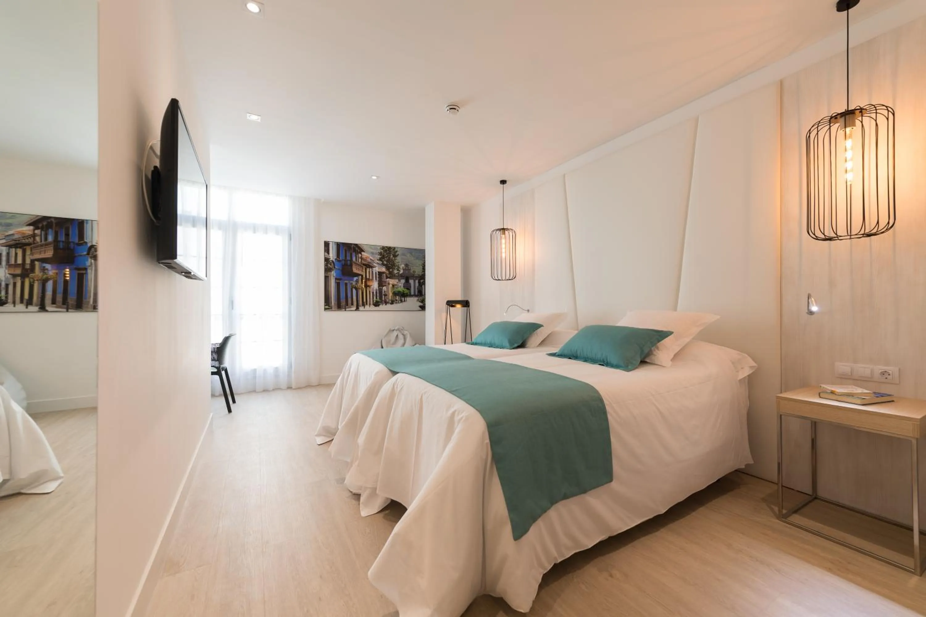 Bedroom, Bed in HC Luxe