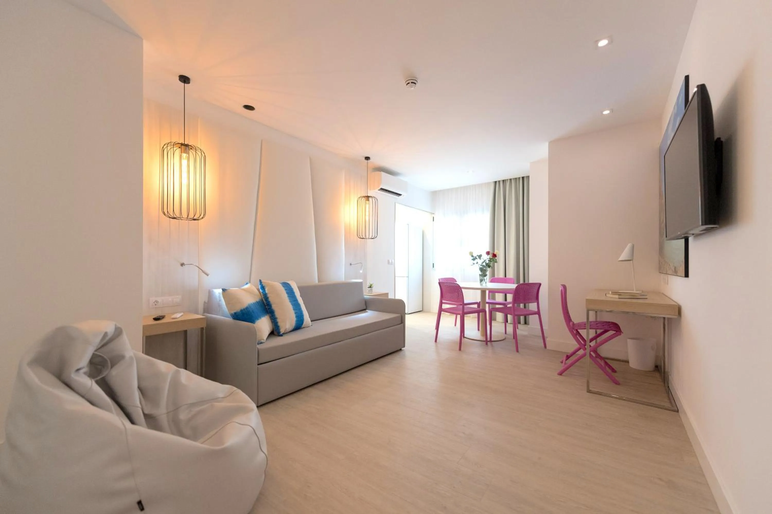 Living room in HC Luxe