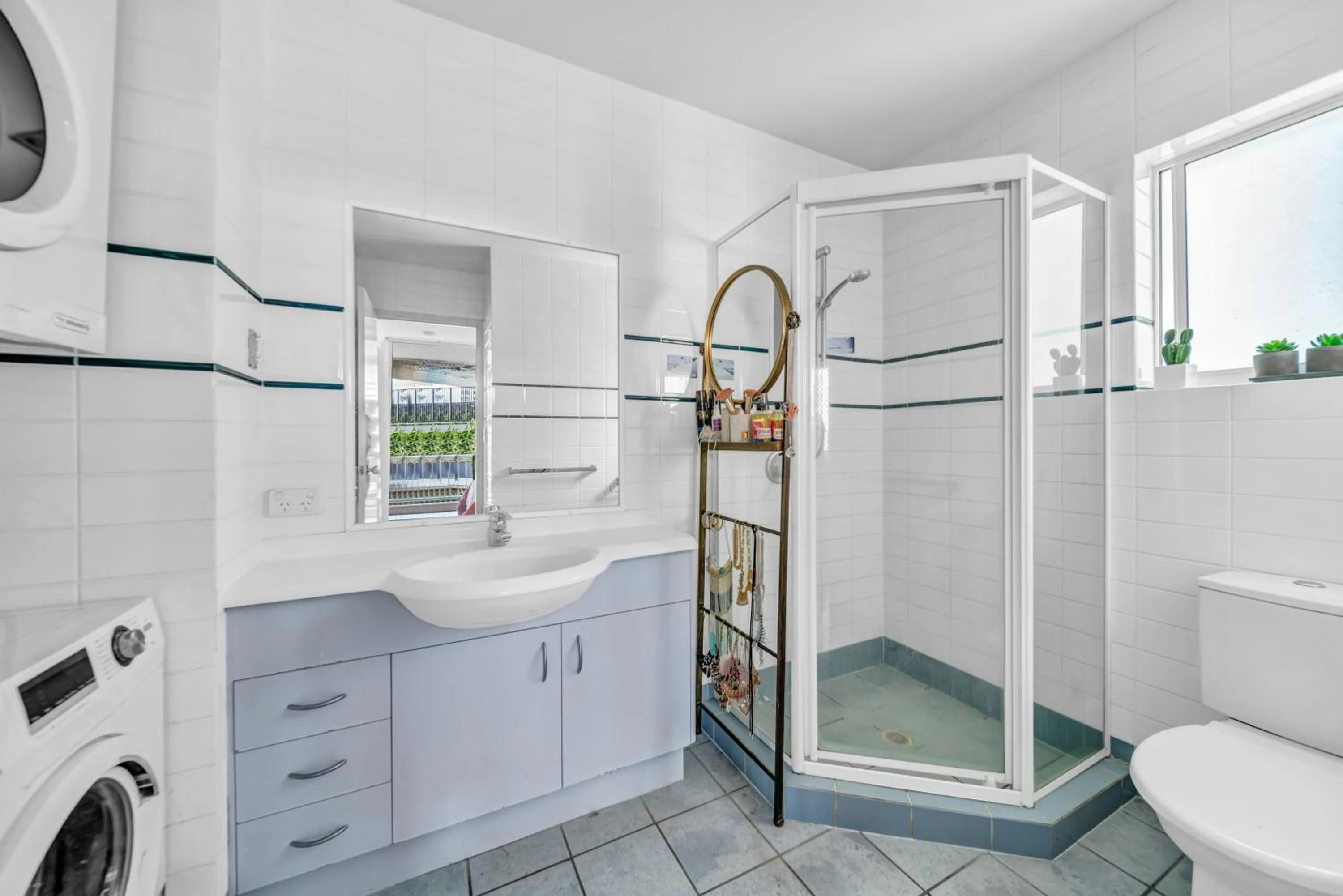 Santa Anne By The Sea