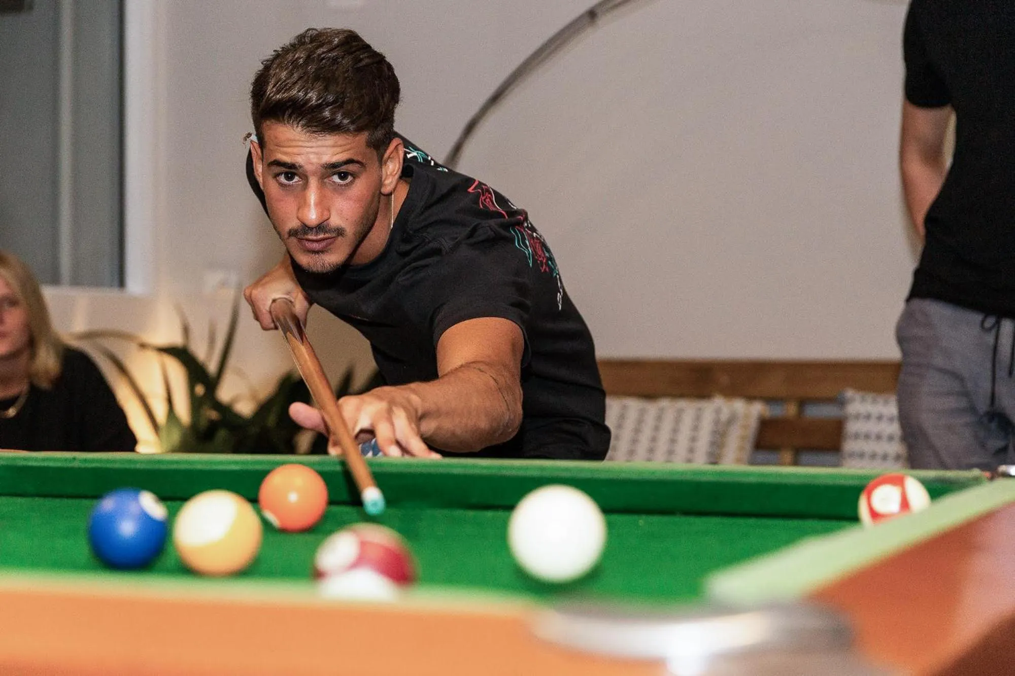 Activities, Billiards in Manly Backpackers