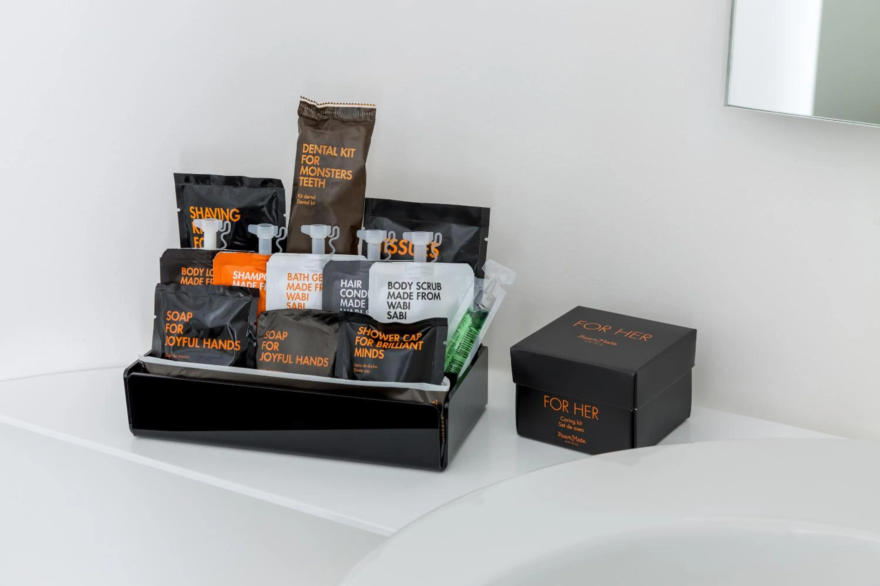 Toilet in Room Mate Bruno, Rotterdam