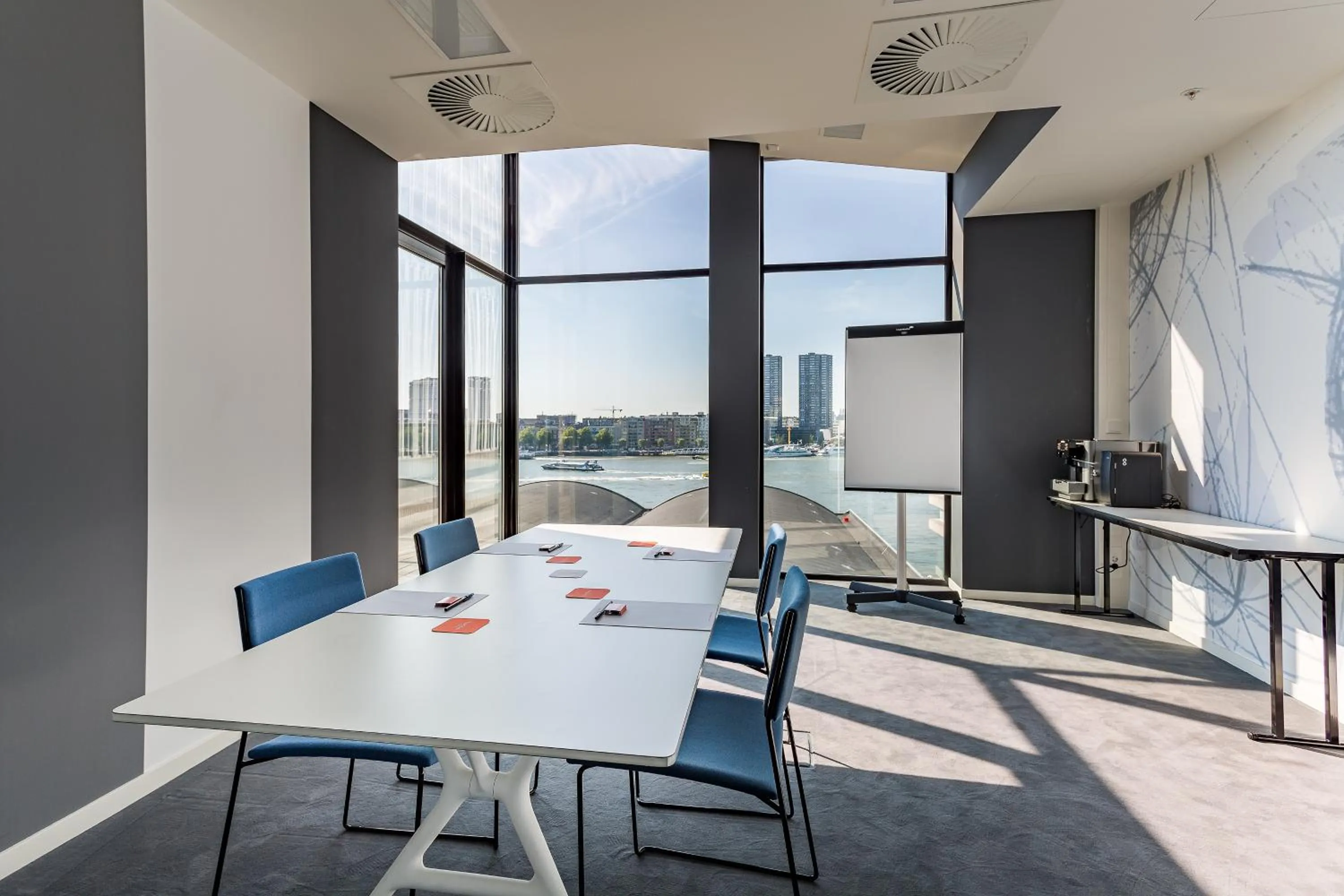 Meeting/conference room in Room Mate Bruno, Rotterdam