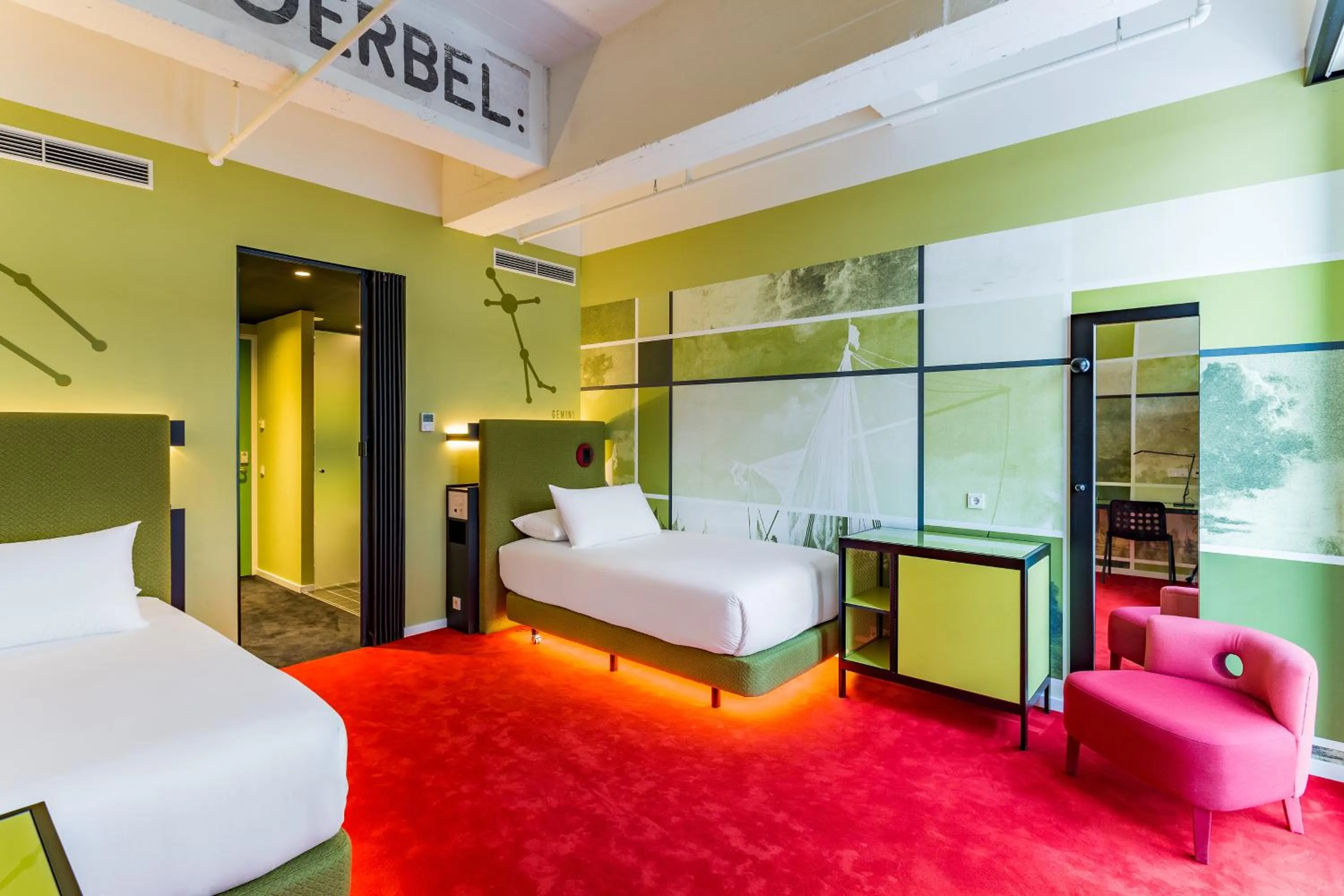 Bedroom, Bed in Room Mate Bruno, Rotterdam