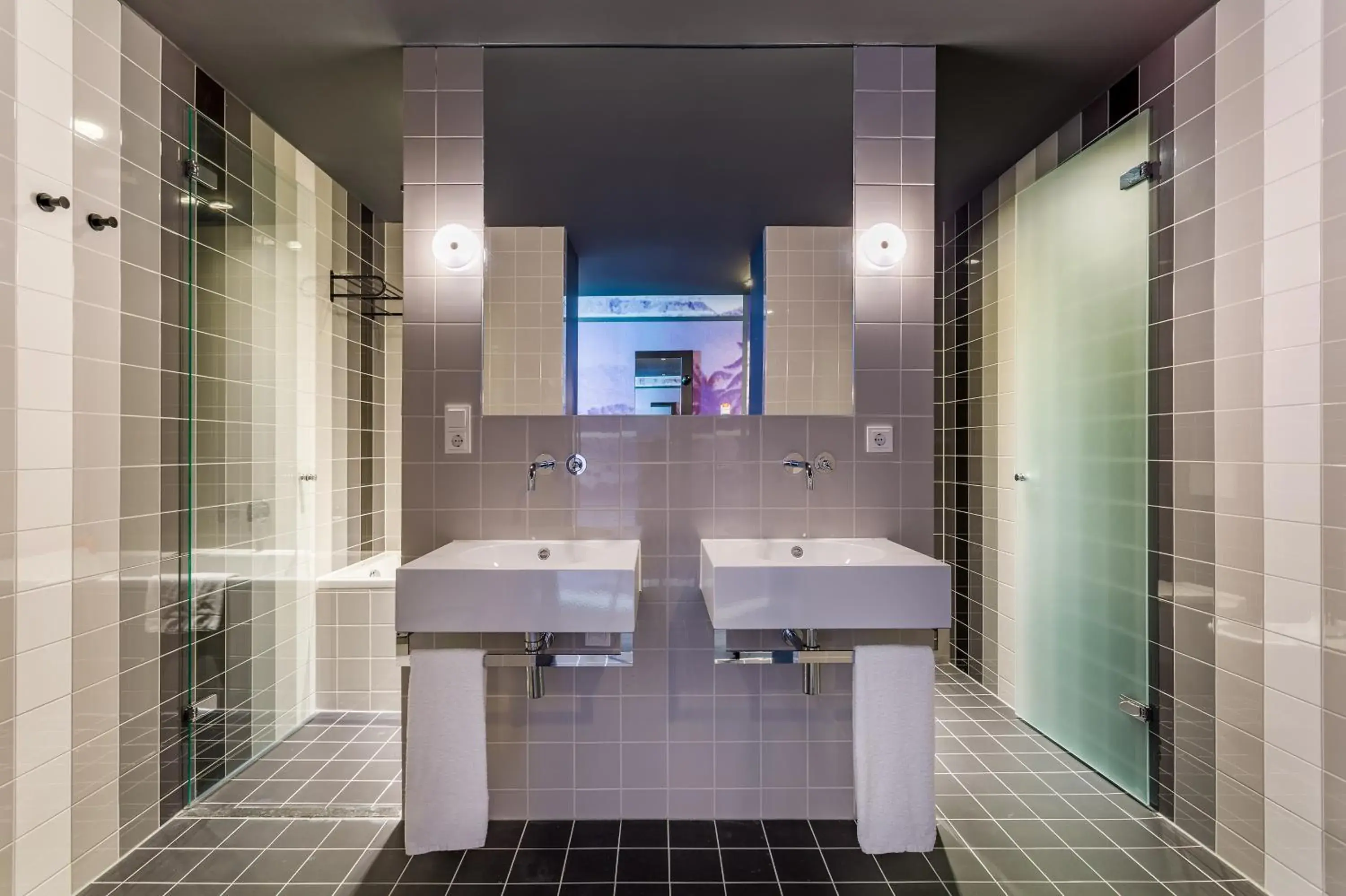 Bathroom in Room Mate Bruno, Rotterdam Bathroom in Room Mate Bruno, Rotterdam