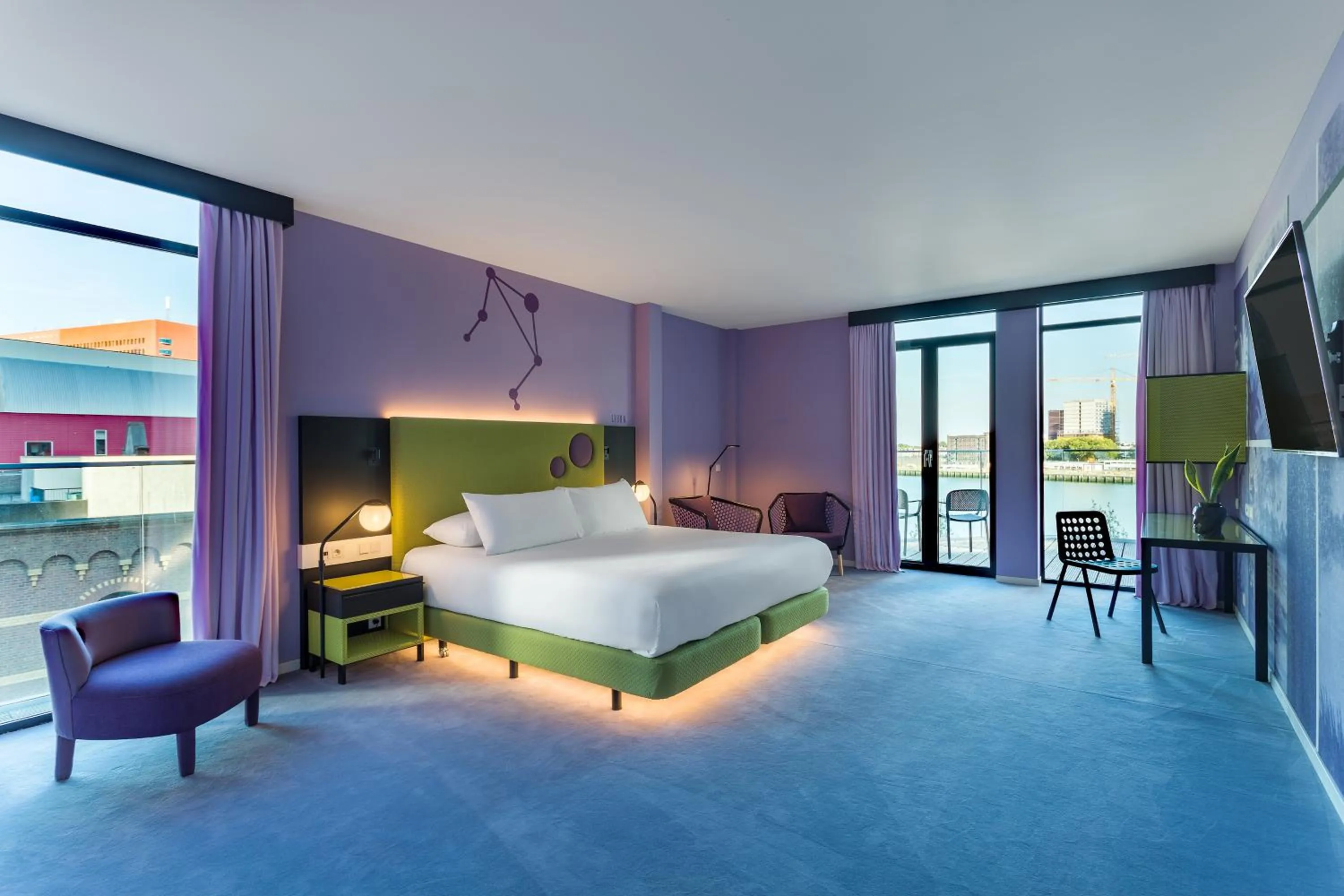 View (from property/room), Bed in Room Mate Bruno, Rotterdam