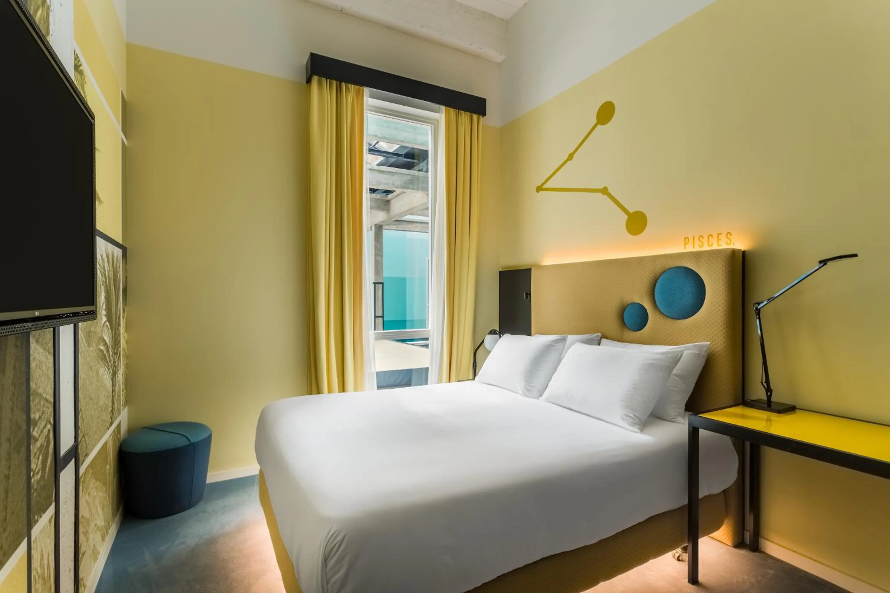 Bedroom, Bed in Room Mate Bruno, Rotterdam