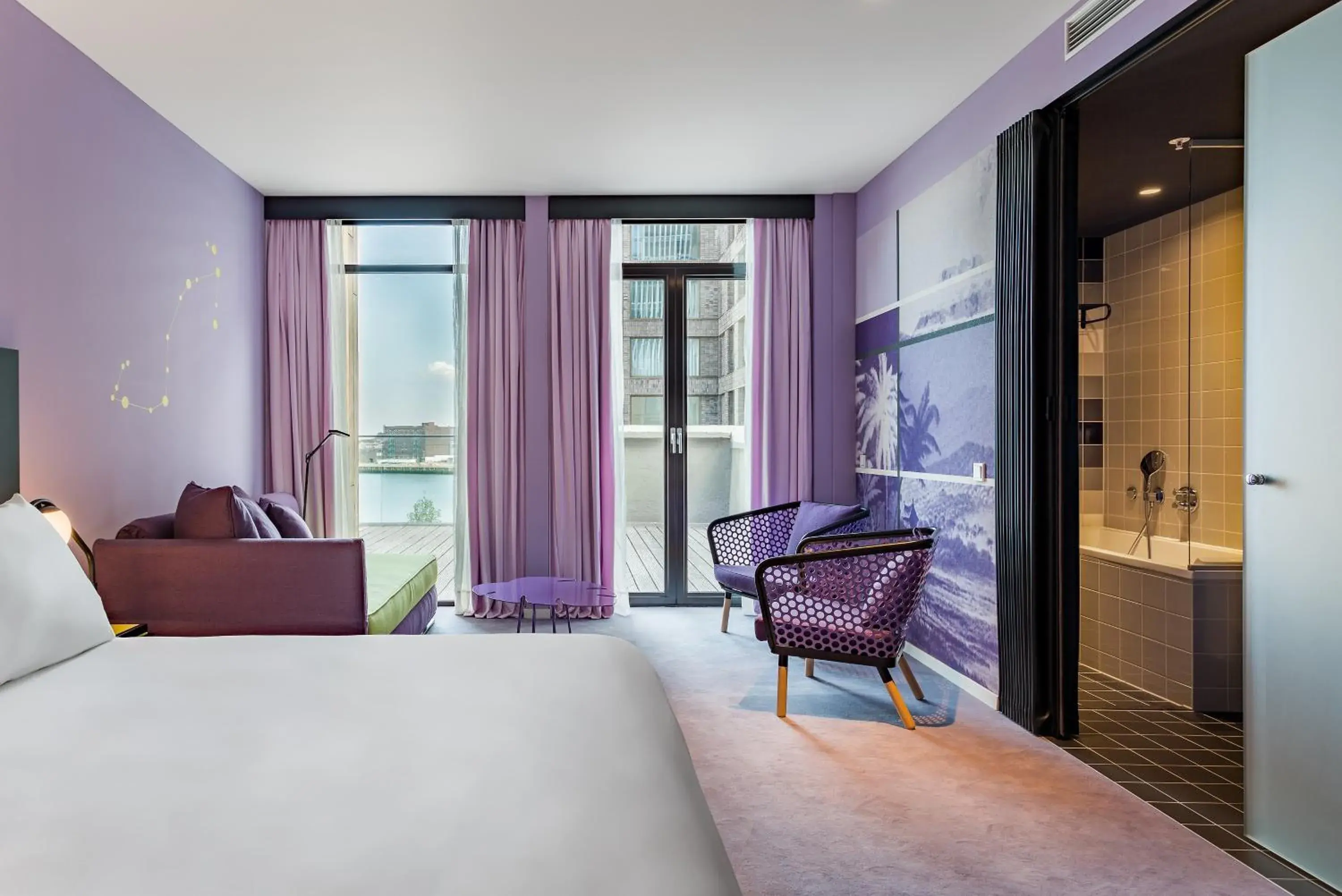 Photo of the whole room, Bed in Room Mate Bruno, Rotterdam Photo of the whole room, Bed in Room Mate Bruno, Rotterdam